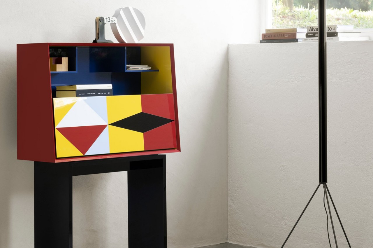 Linea，desk，Table，furniture，