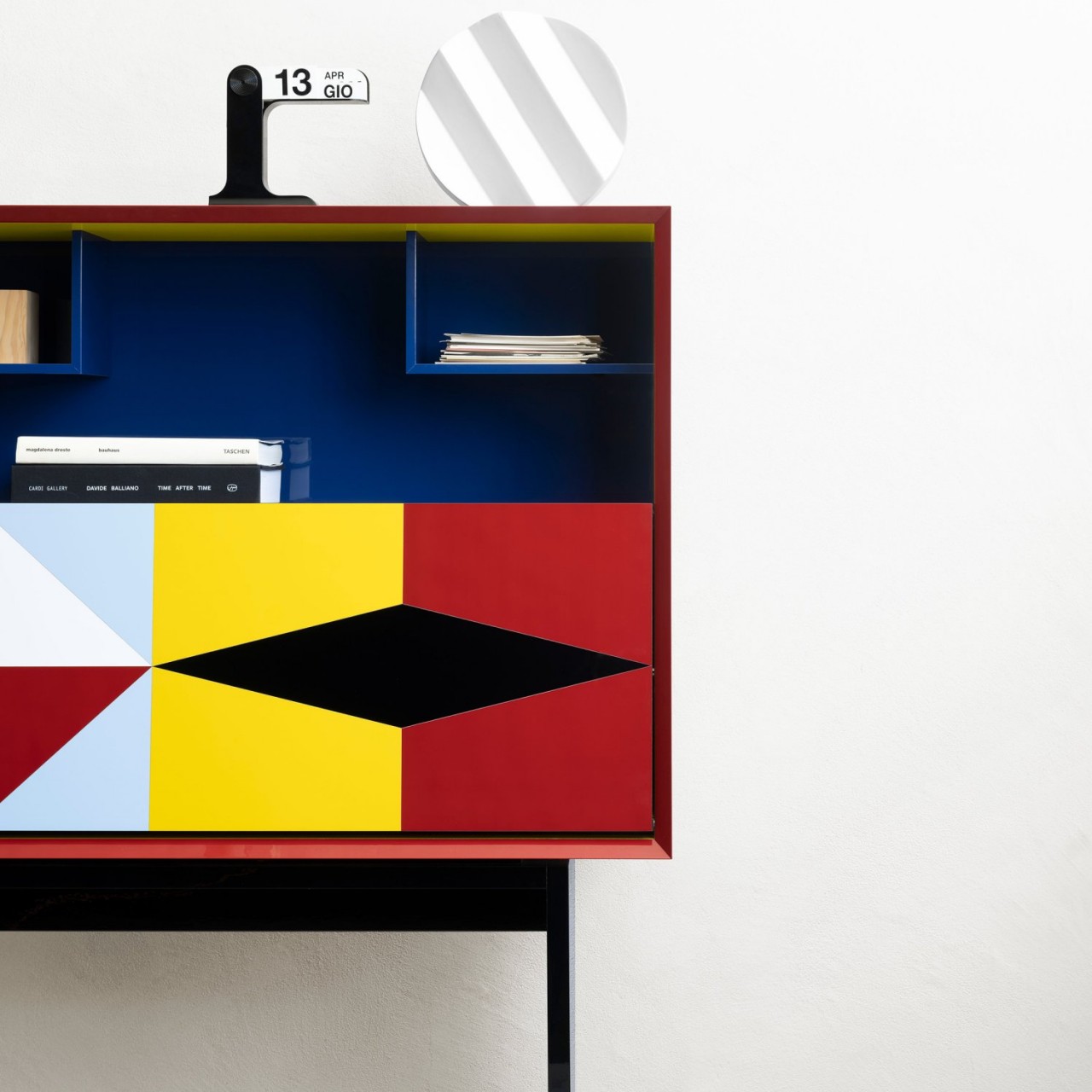 Linea，desk，Table，furniture，