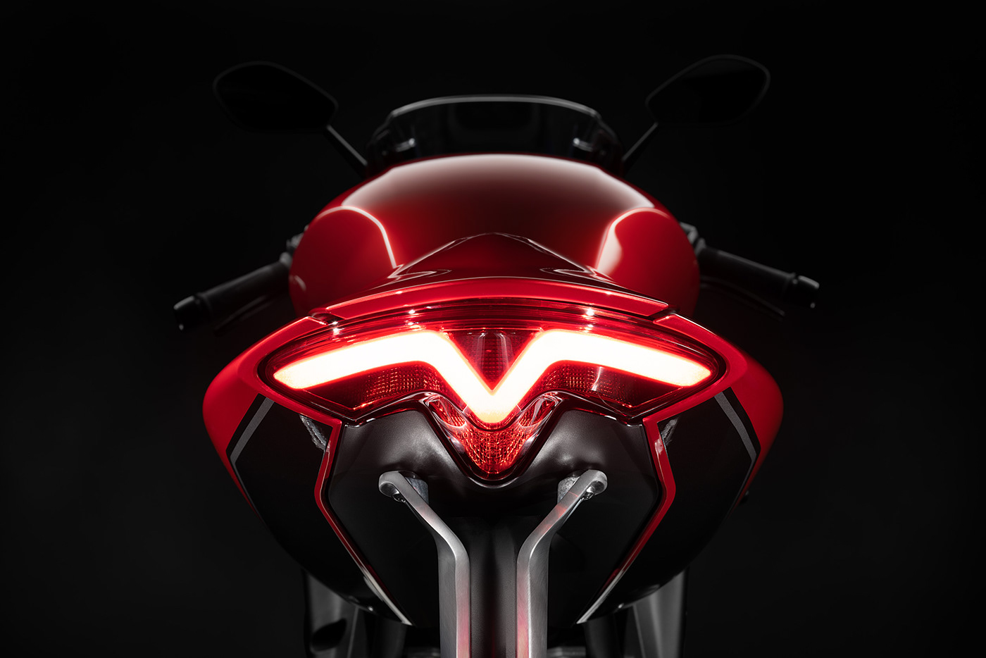 motorcycle，victory，industrial design，Photography，advertisement，