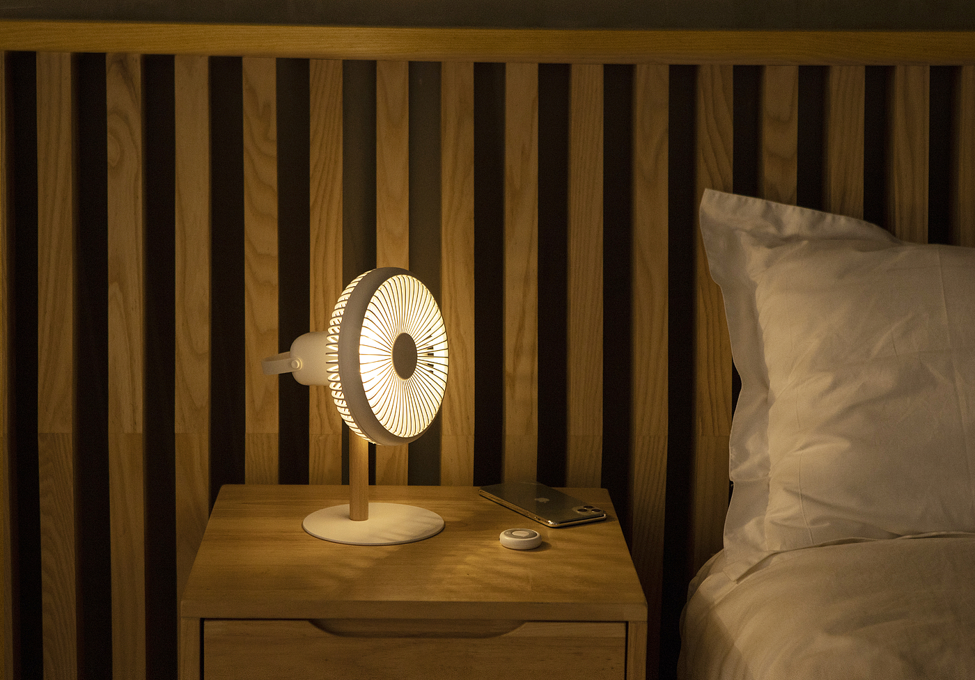 Desktop fan，Log wind，Slim Design ，multi-function，Night light function，Summer artifact，Tripod Fan，Camping Artifact，