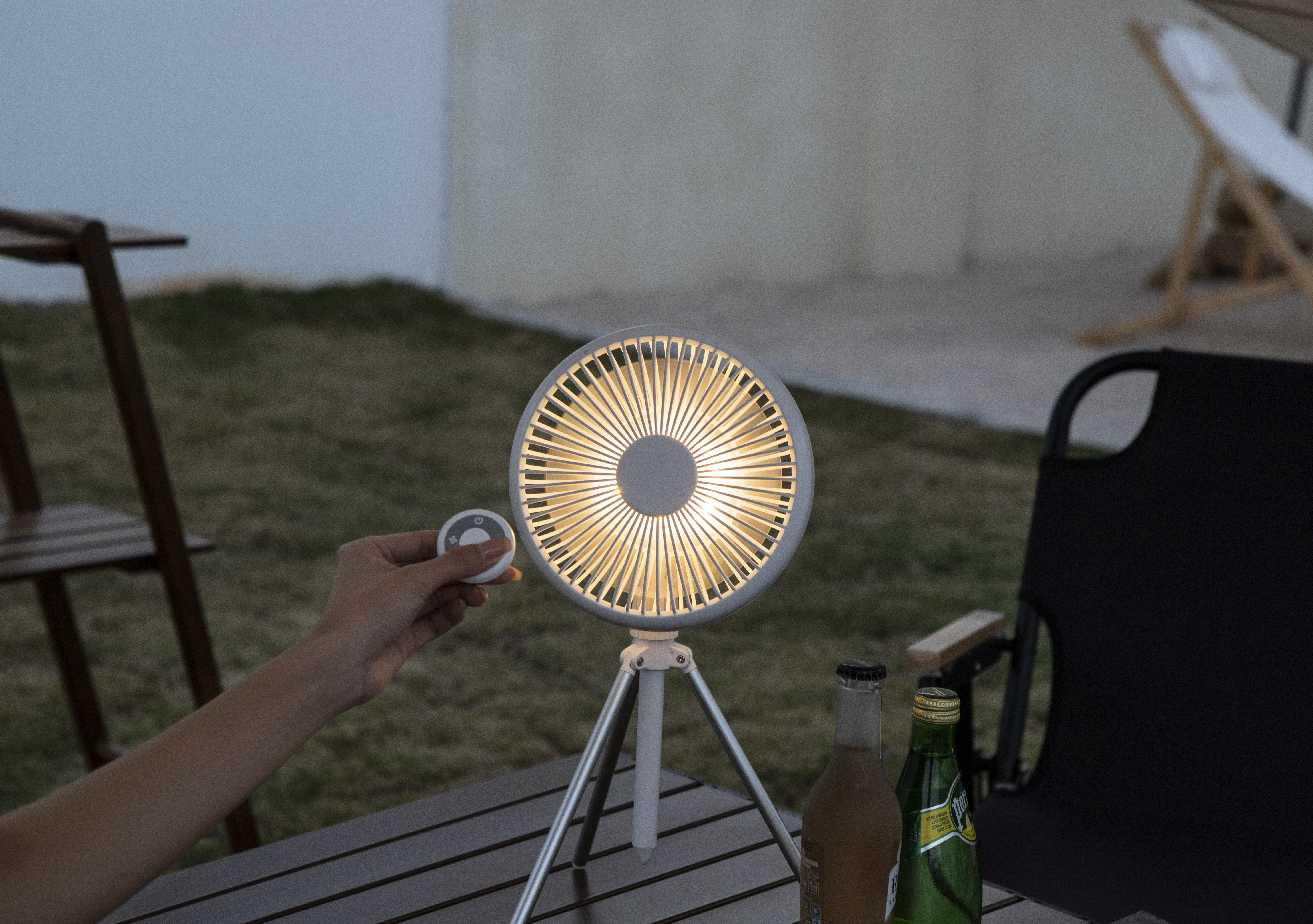 Desktop fan，Log wind，Slim Design ，multi-function，Night light function，Summer artifact，Tripod Fan，Camping Artifact，