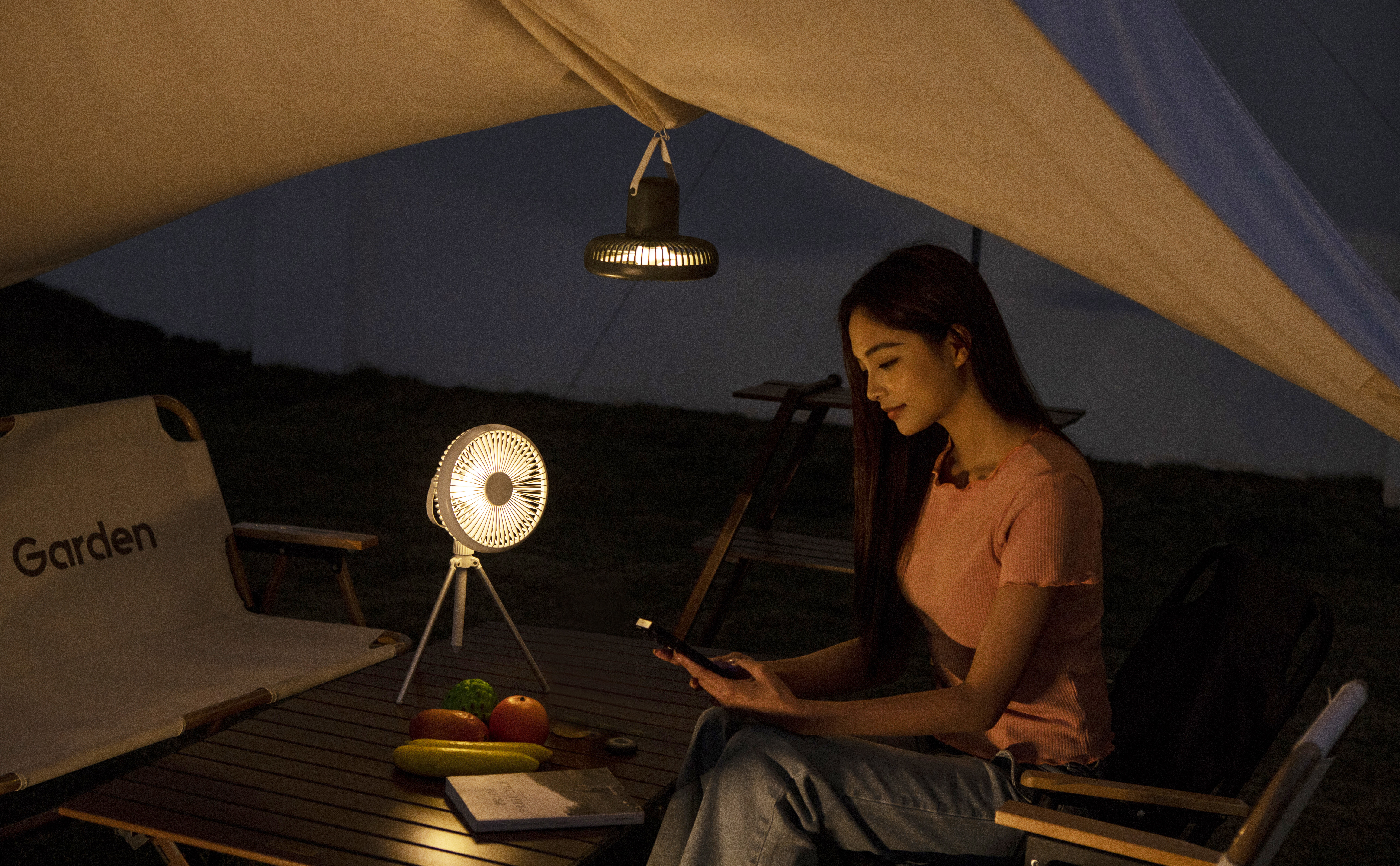 Desktop fan，Log wind，Slim Design ，multi-function，Night light function，Summer artifact，Tripod Fan，Camping Artifact，