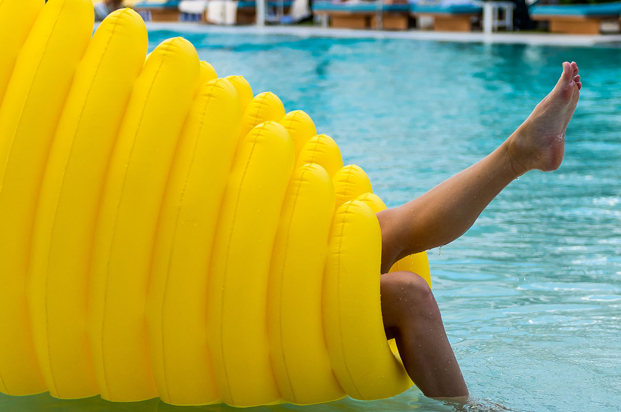 Swimming pool，float，pasta，product design，