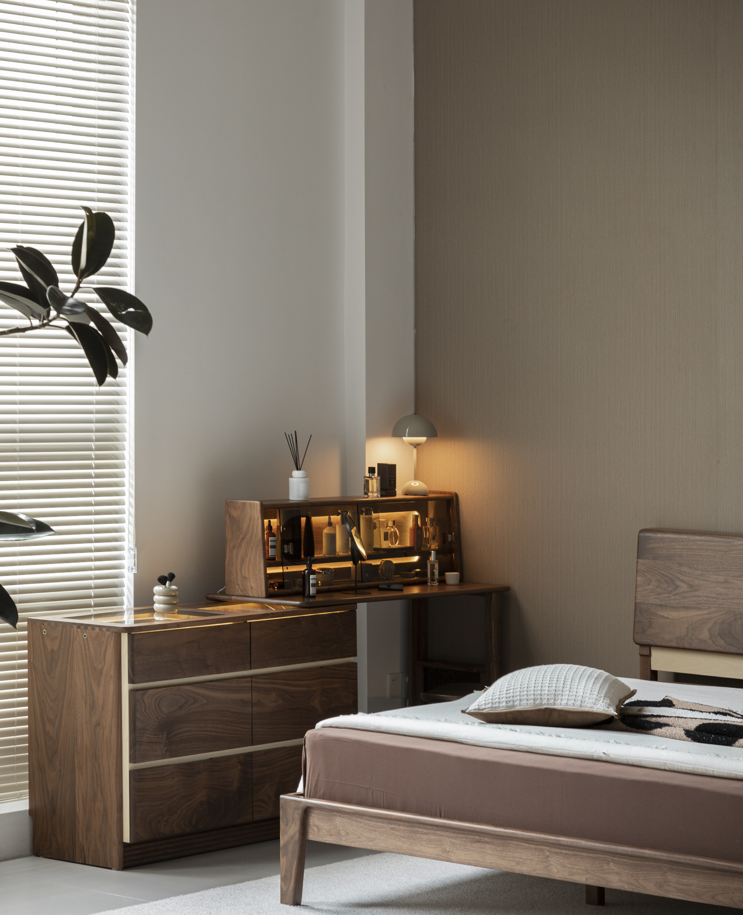 Solid wood furniture，Original design，furniture design ，dresser，Bucket cabinet，Black walnut furniture，industrial design，