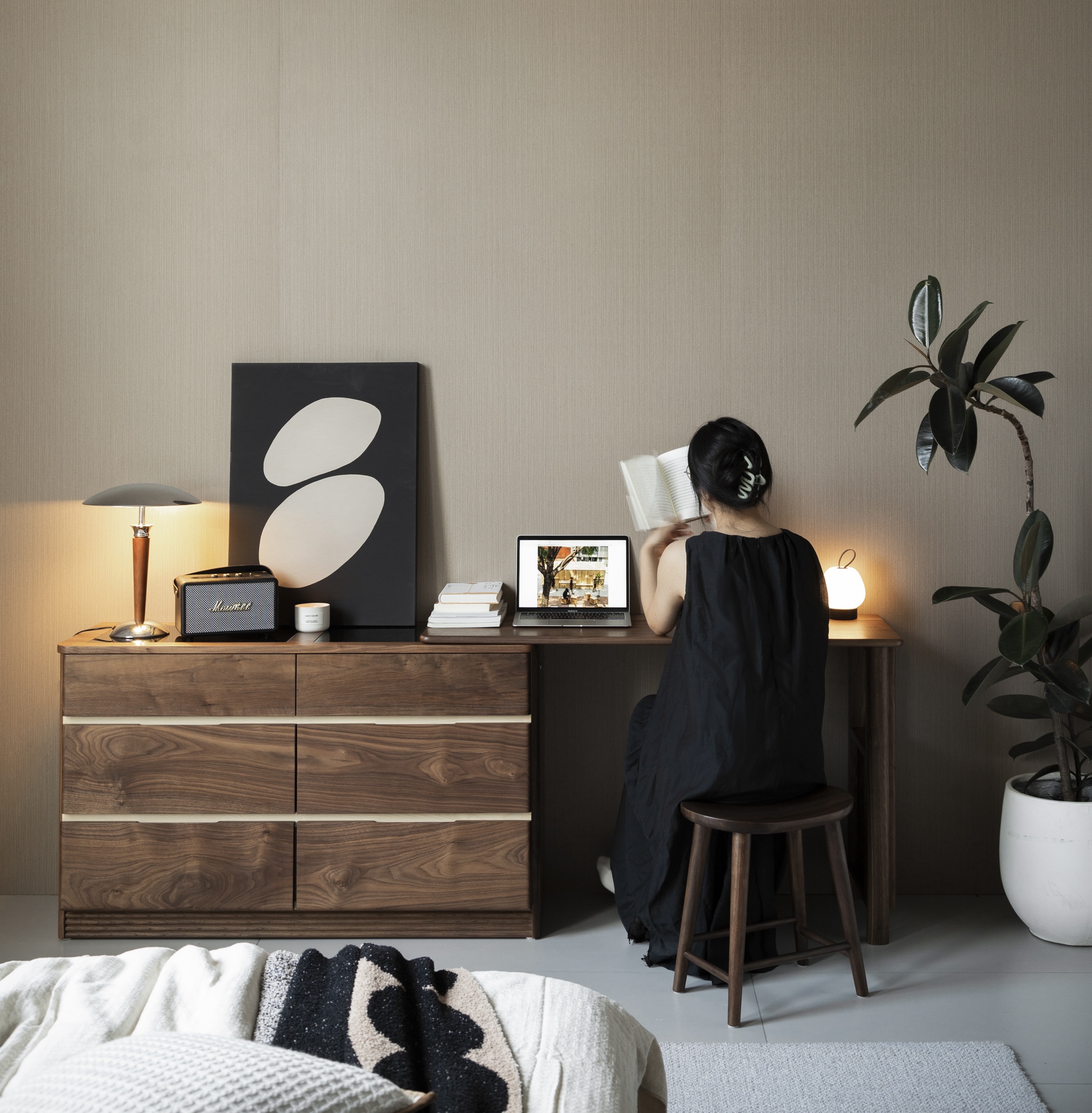 Solid wood furniture，Original design，furniture design ，dresser，Bucket cabinet，Black walnut furniture，industrial design，