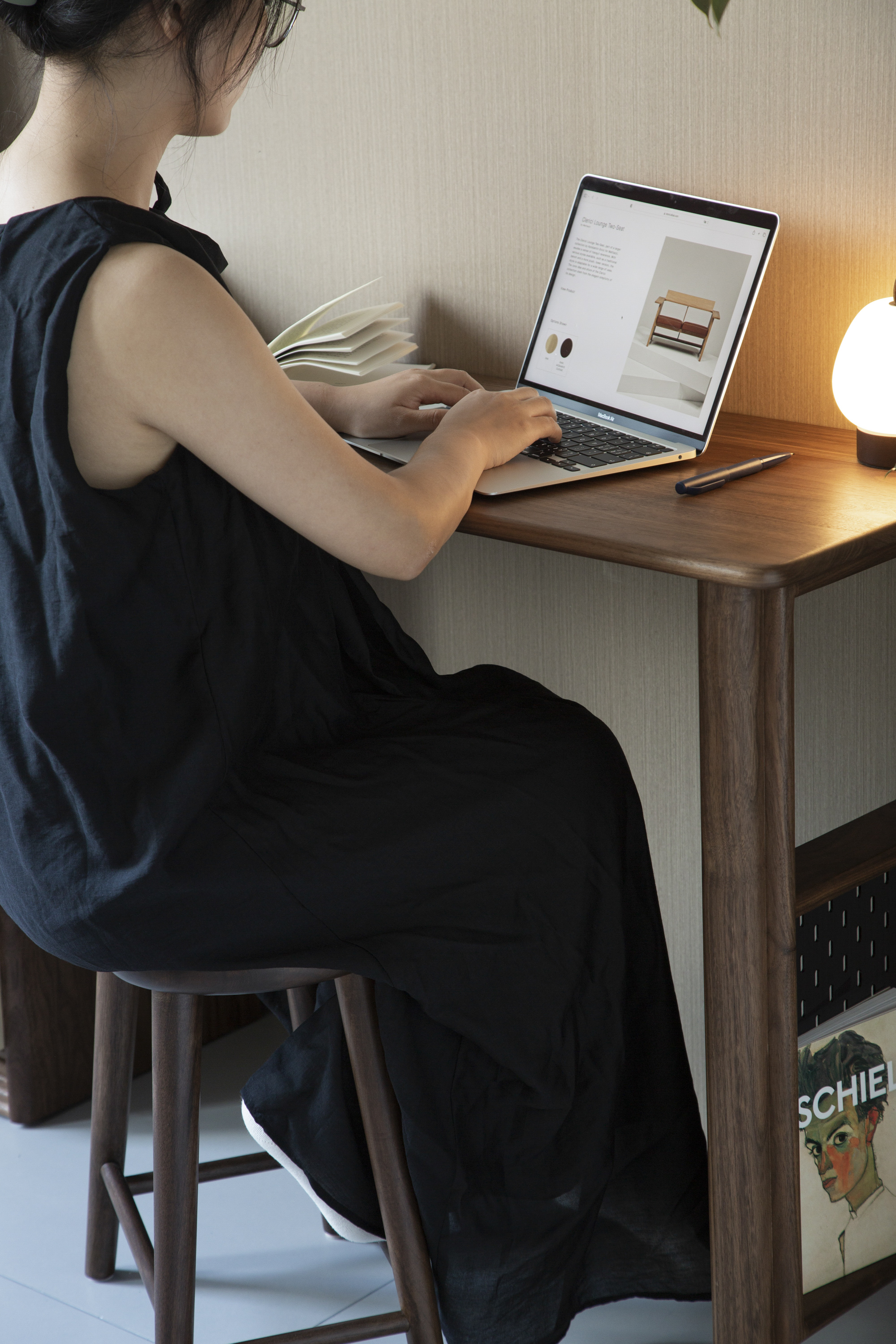 Solid wood furniture，Original design，furniture design ，dresser，Bucket cabinet，Black walnut furniture，industrial design，