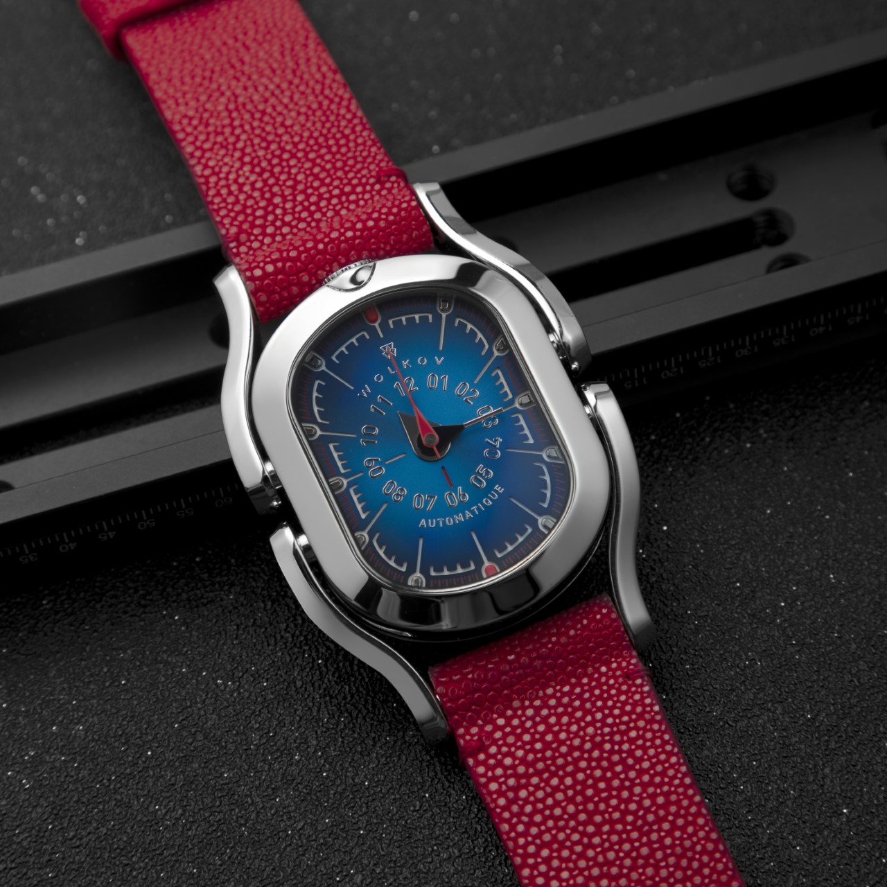 Wolcov W22，Wristwatch，Wrist watch，Fashion products，