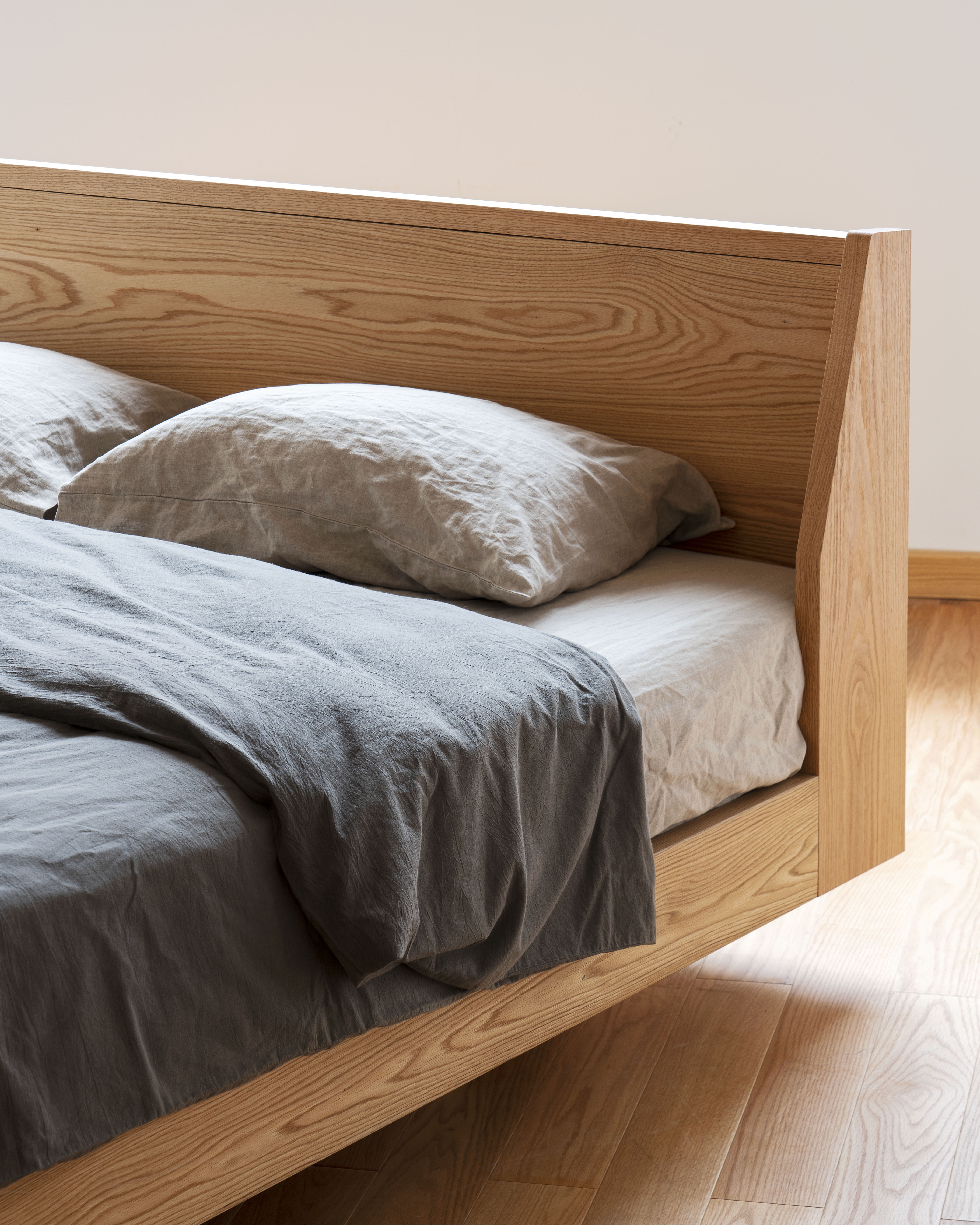 Solid wood furniture，Soft bag bed，suspension，