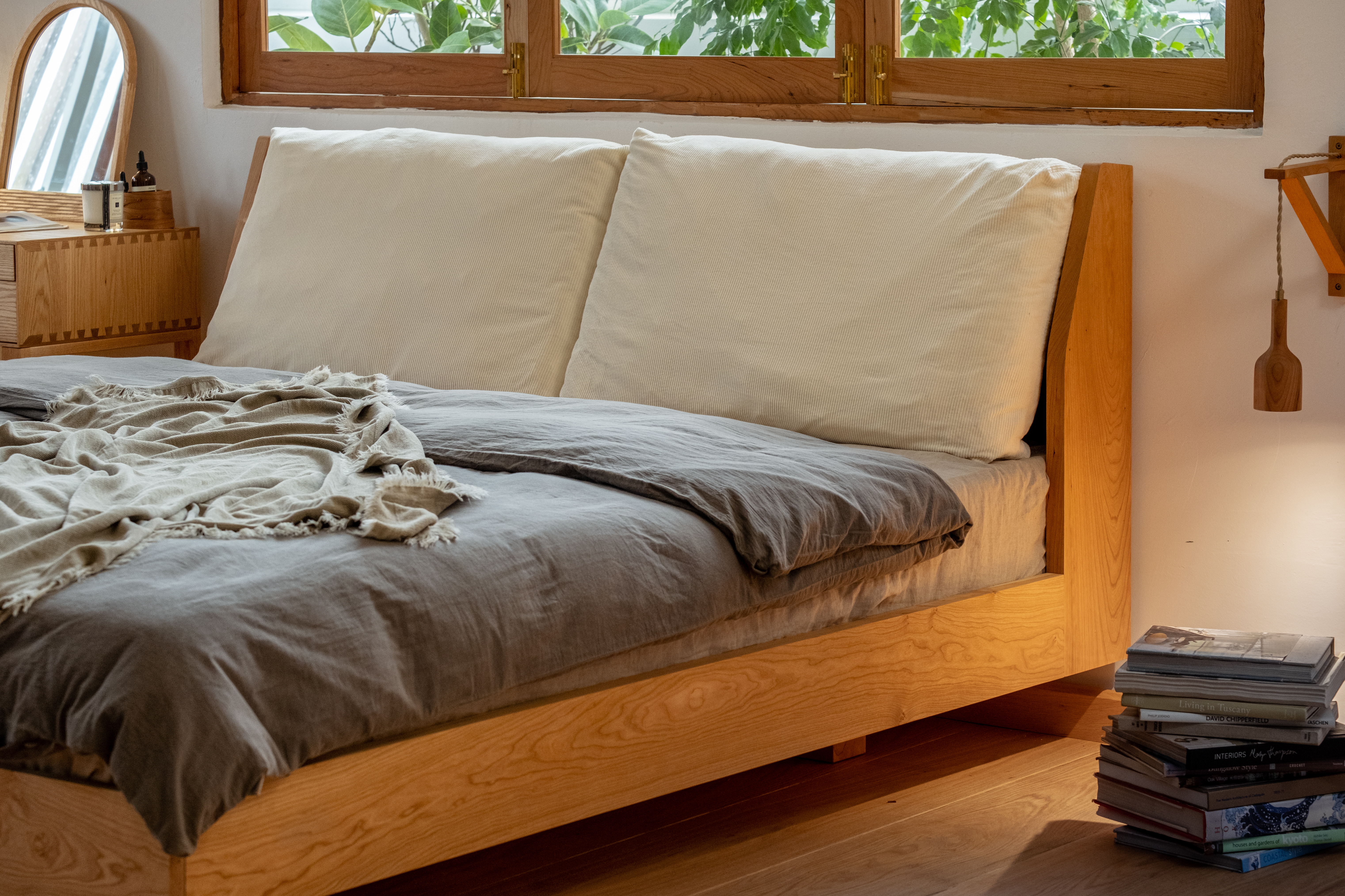 Solid wood furniture，Soft bag bed，suspension，