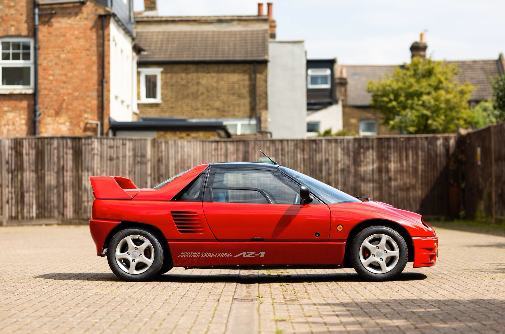 automobile，Mazda，airship，