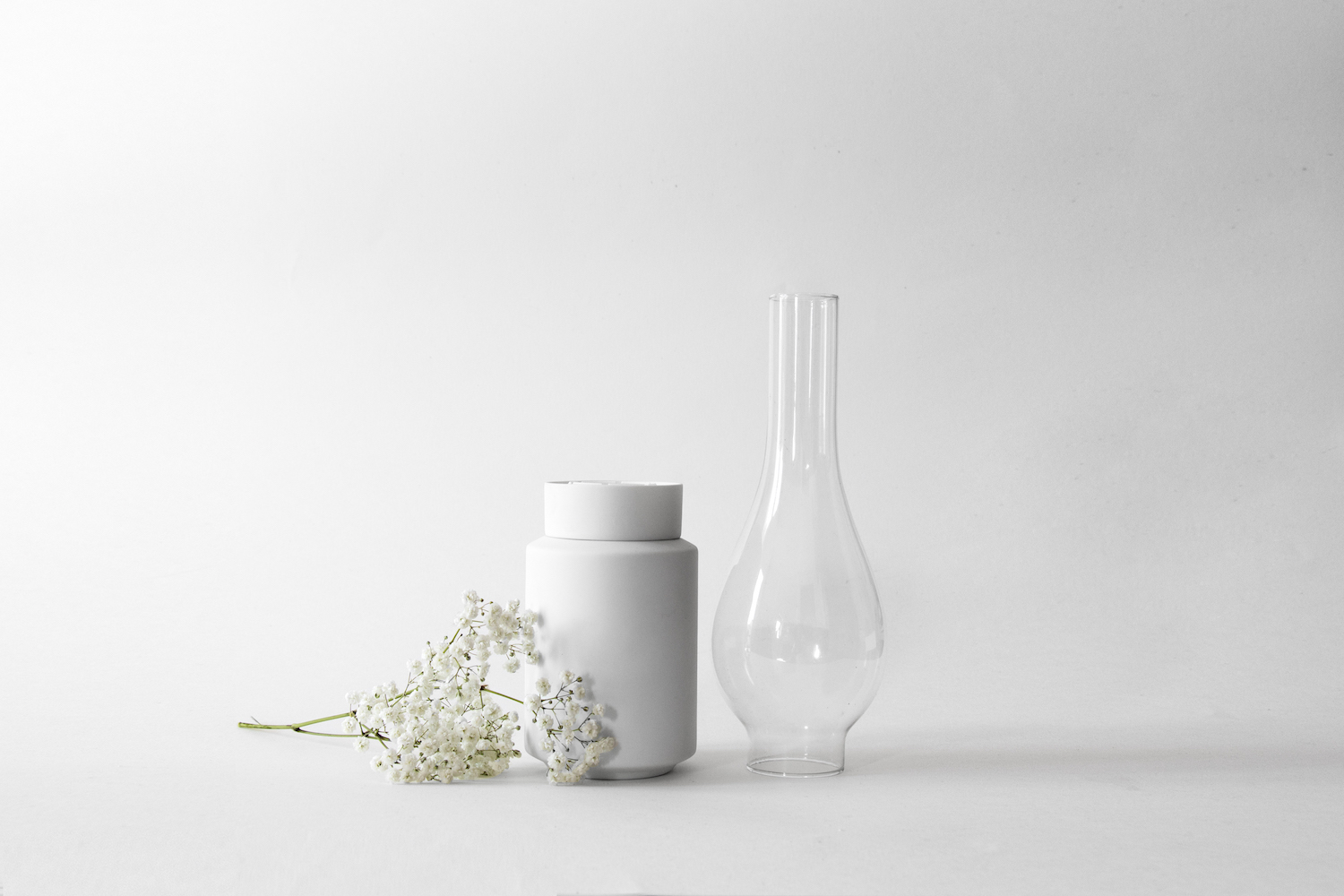 vase，ceramics，cylinder，Porcelain vase，Glass，Combination of ceramic and glass，fashion，Simplicity，blue，gules，white，