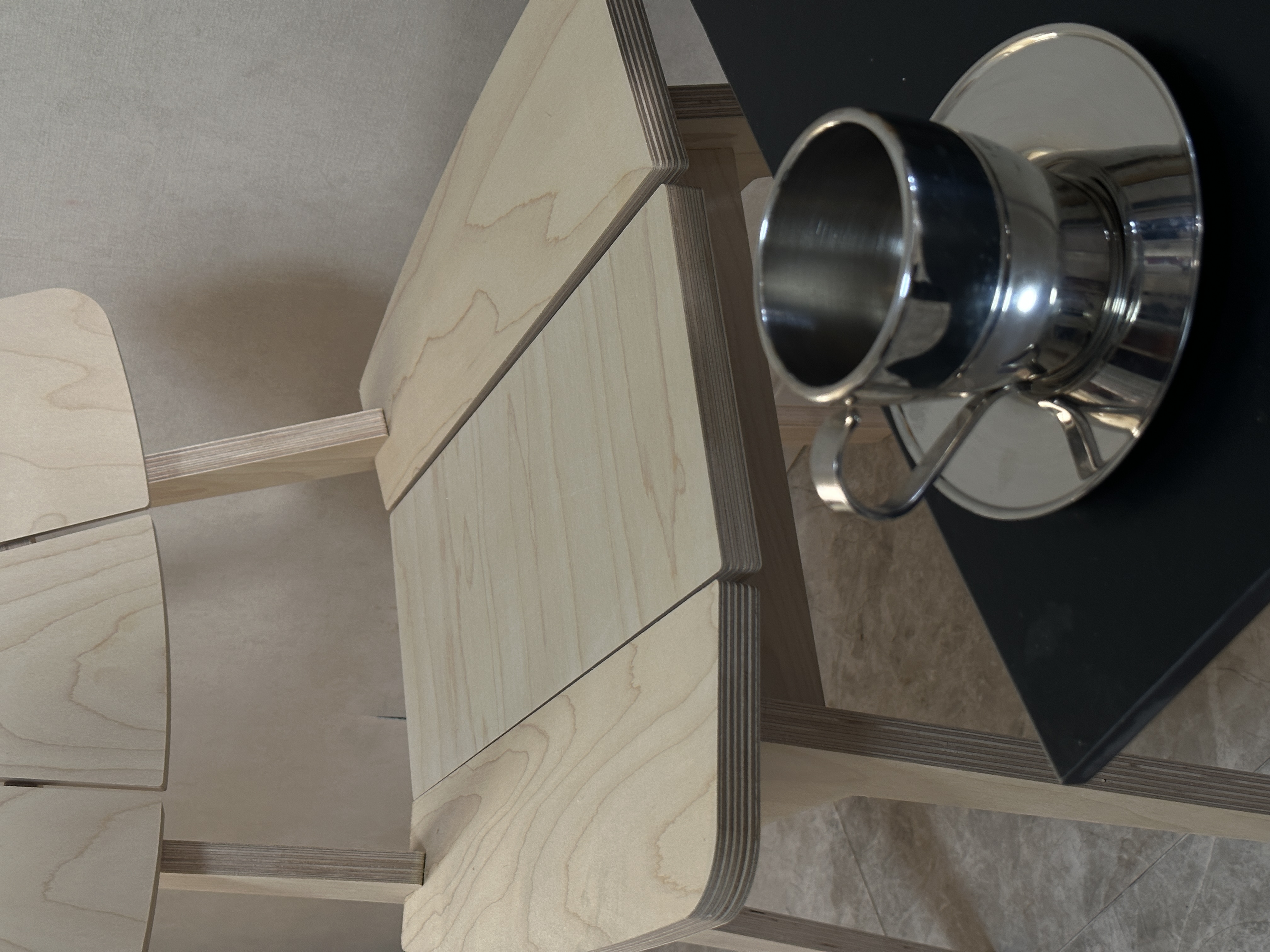 Simplified Dining Chair，