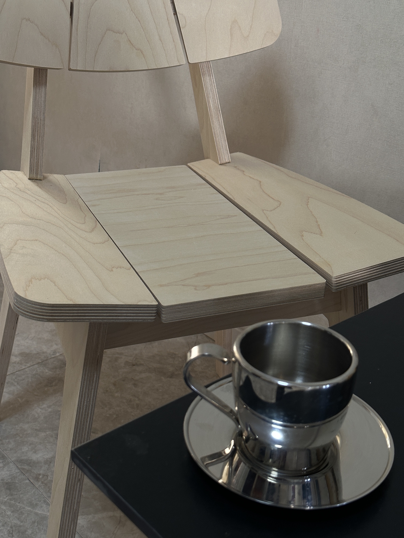 Simplified Dining Chair，