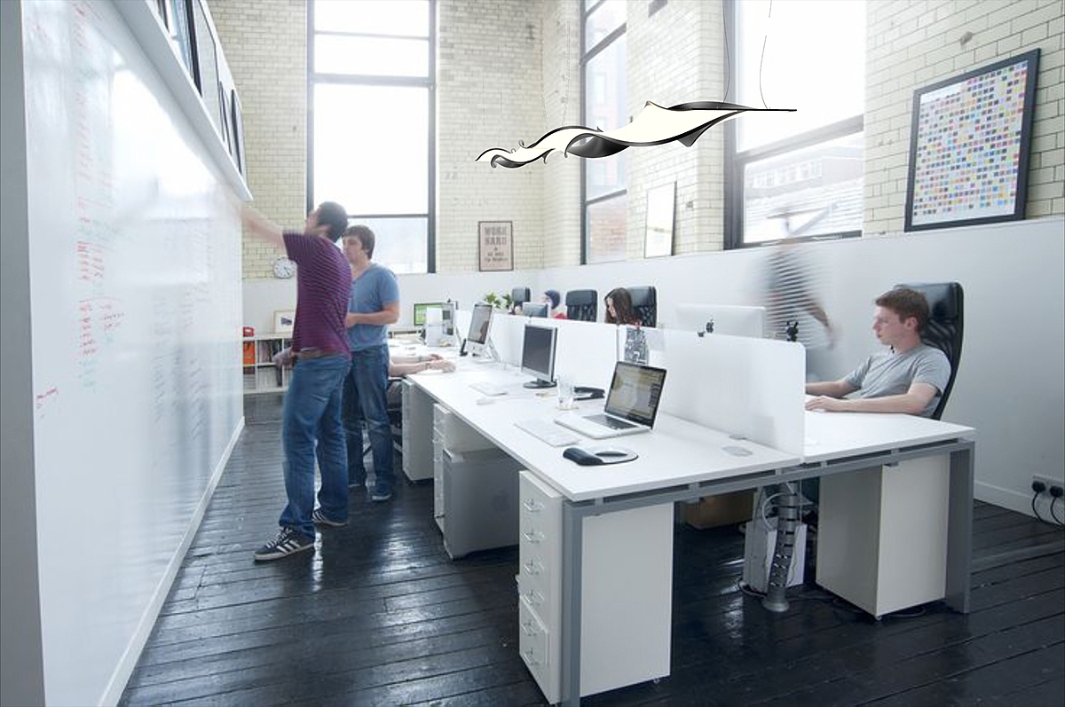 a chandelier，OLED，Twist，Aluminum frame，office，