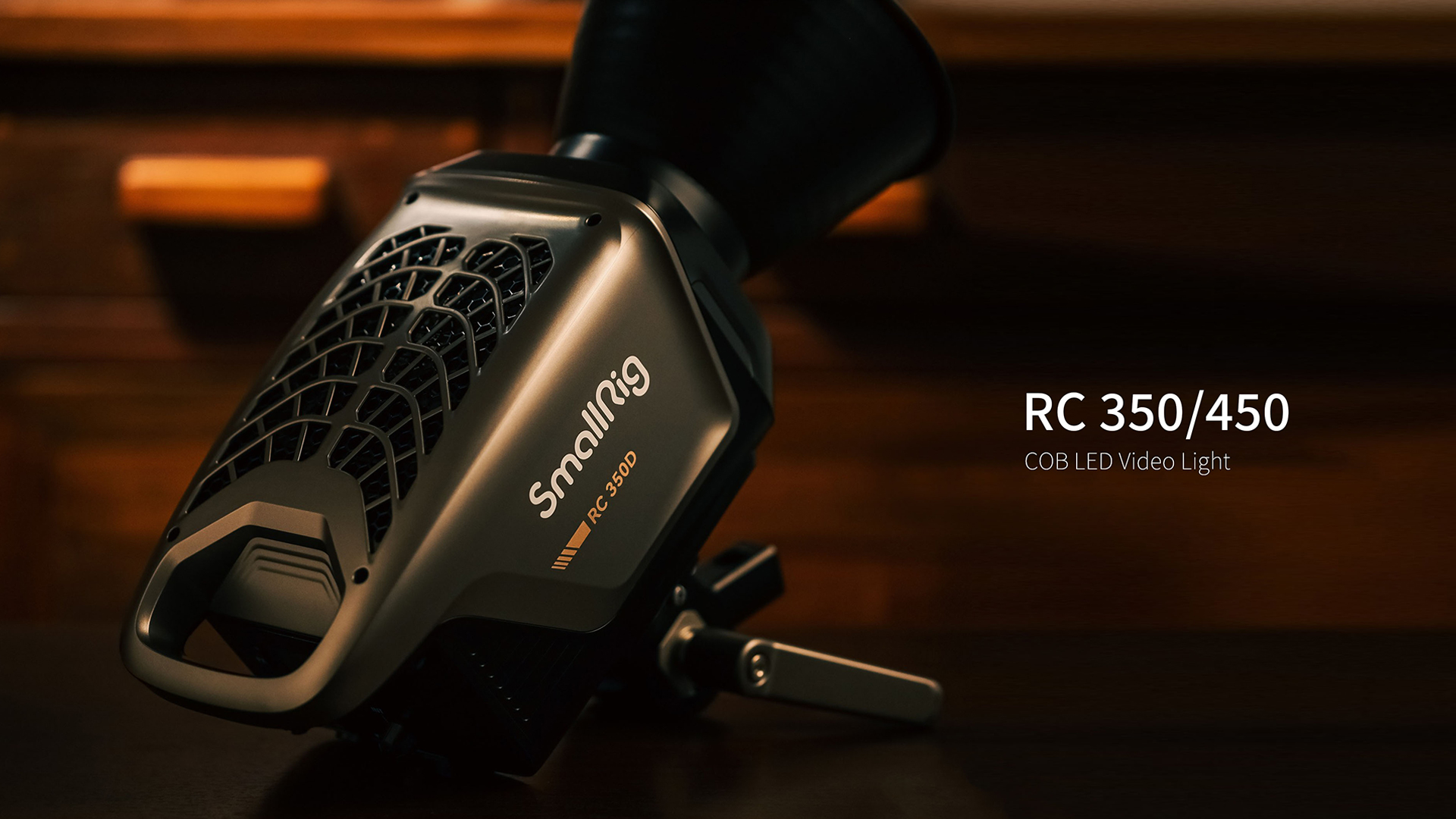 Photographic lamp，optical system，COB photography lamp，outer space vehicle，Future technology，