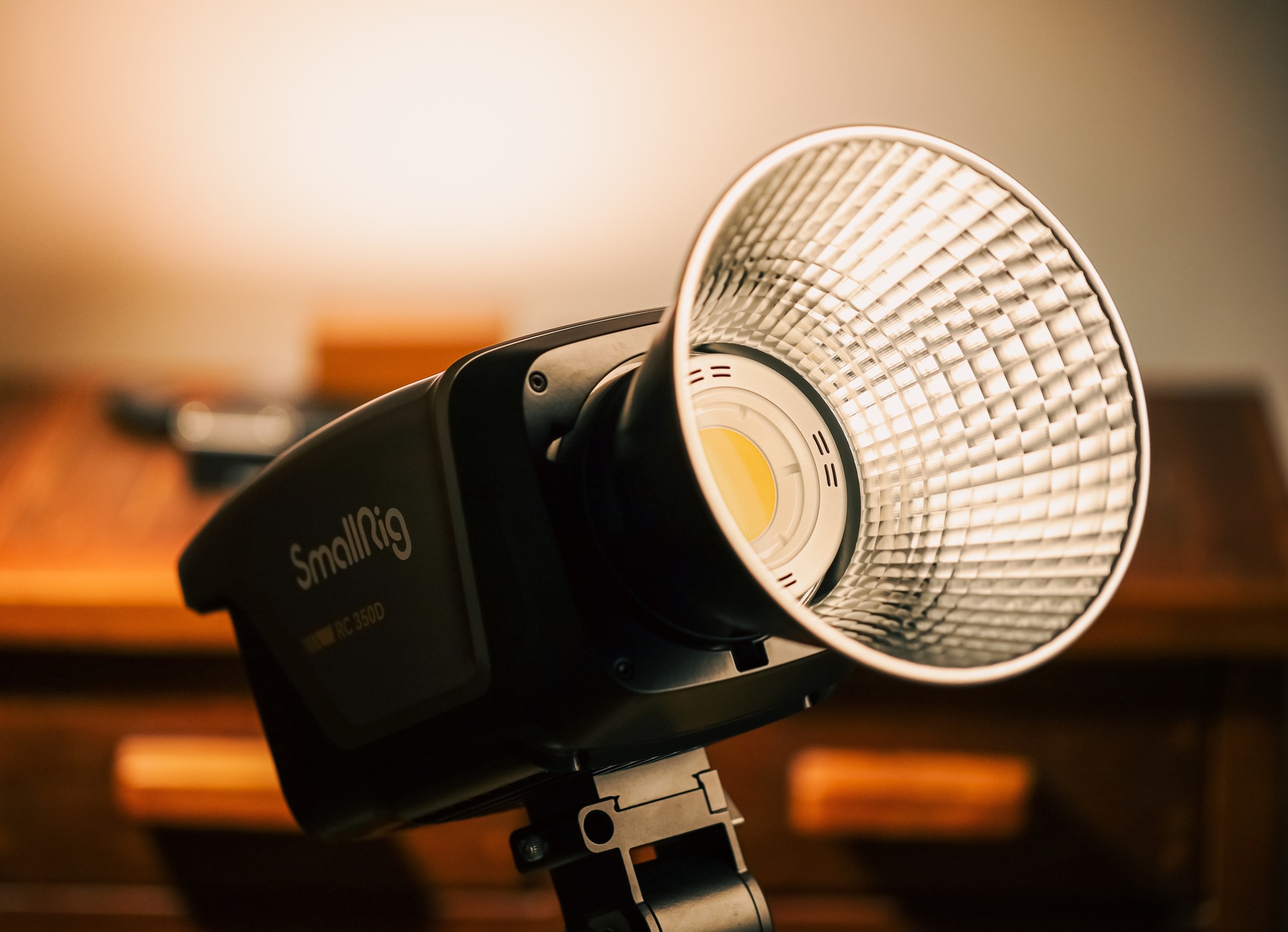 Photographic lamp，optical system，COB photography lamp，outer space vehicle，Future technology，