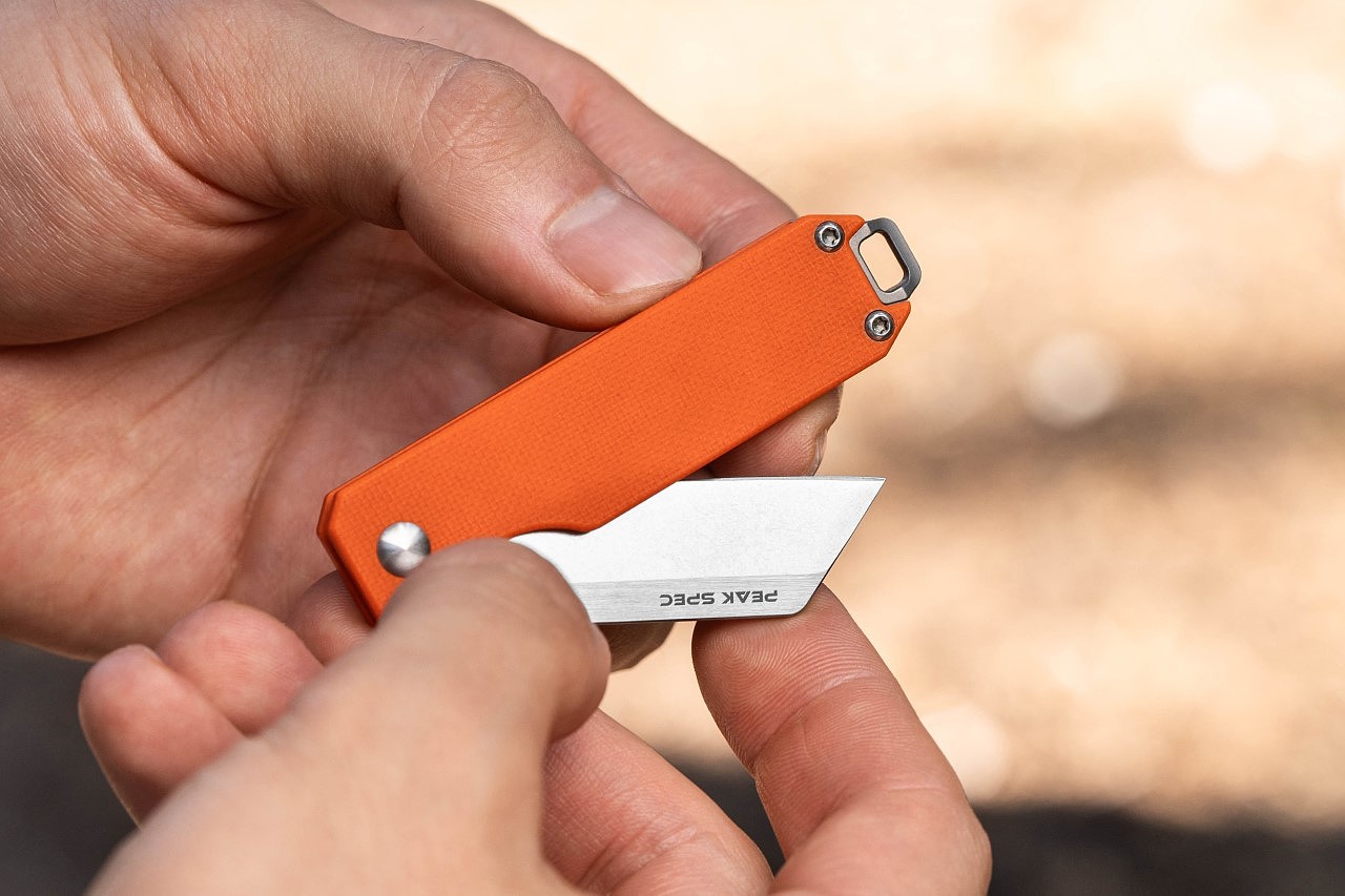 Folding knife，EDC，light，product design，