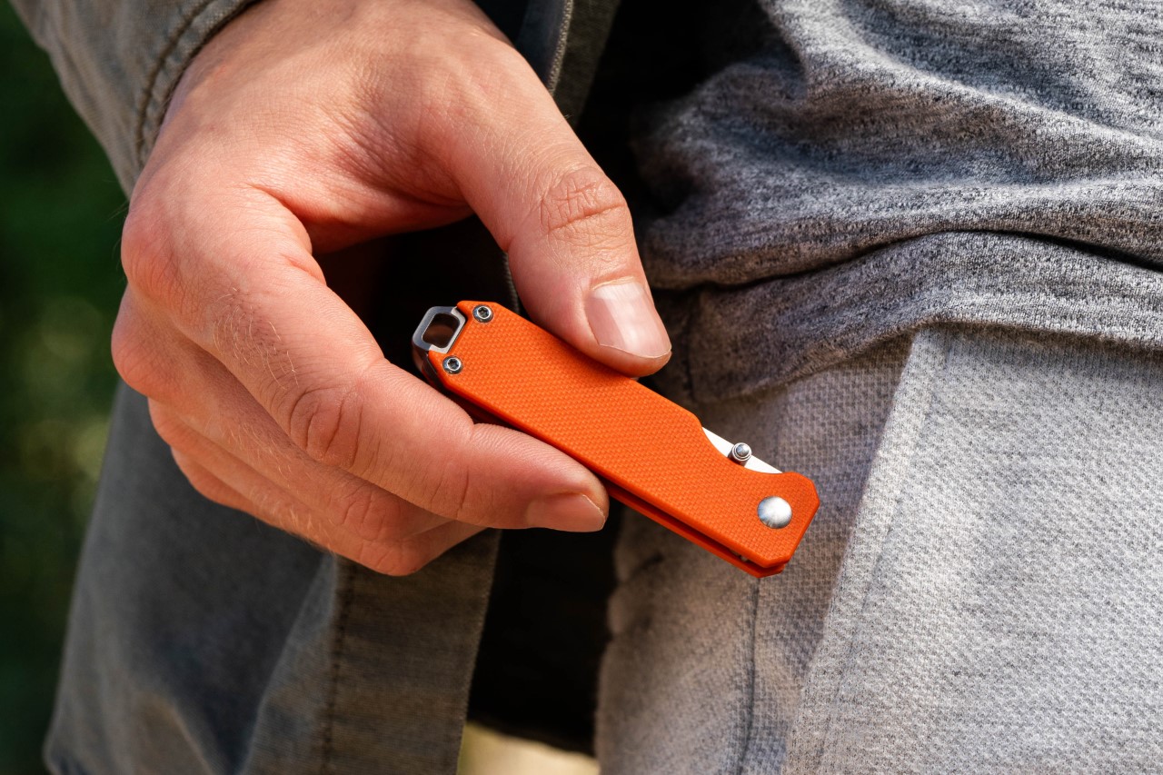 Folding knife，EDC，light，product design，