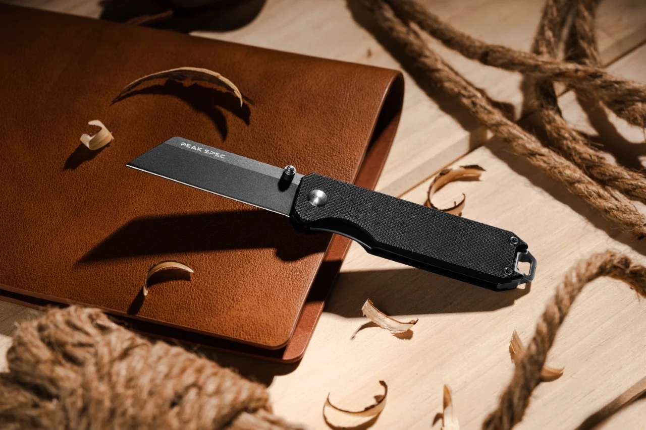 Folding knife，EDC，light，product design，