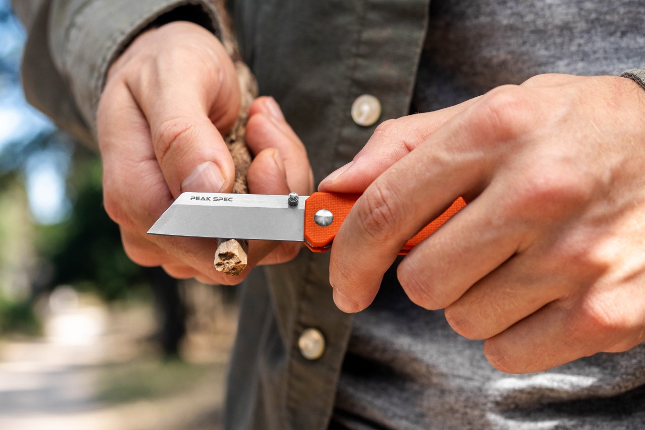 Folding knife，EDC，light，product design，