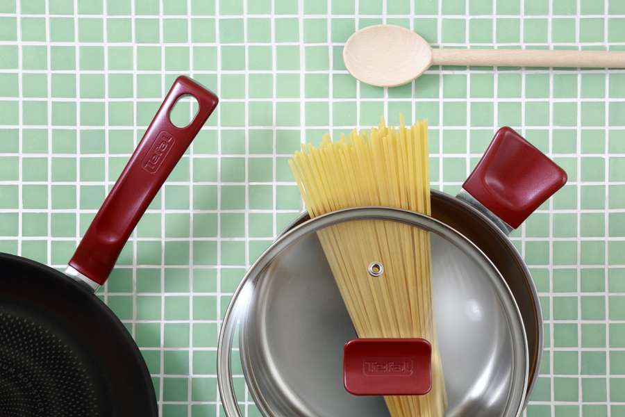 Pots and pans，Frying pan，cooking utensil，Kitchenware，Trash，Tefu，France，