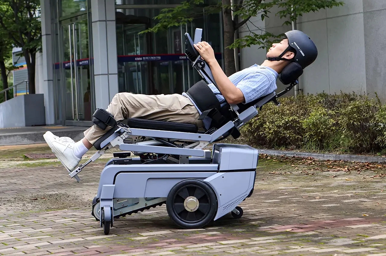 wheelchair，robot，Disabled people，