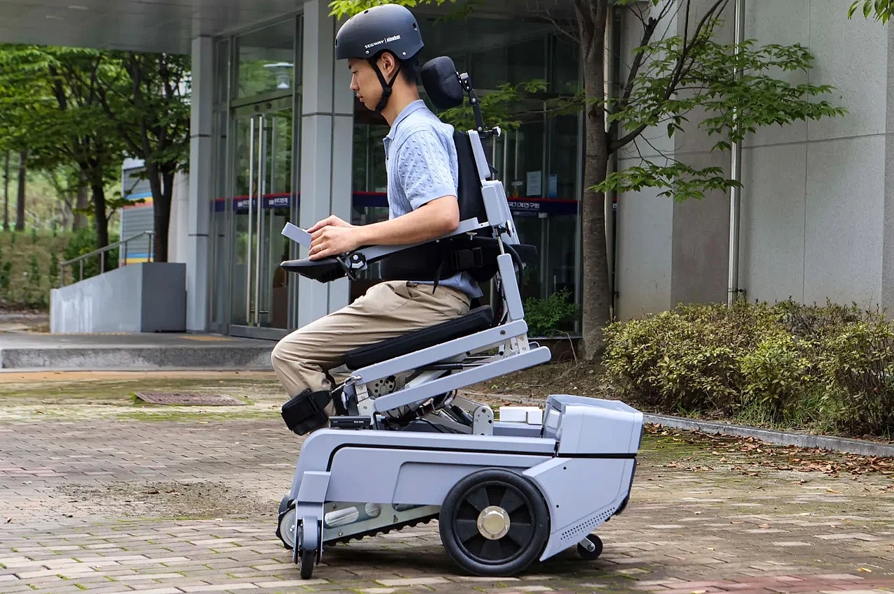 wheelchair，robot，Disabled people，