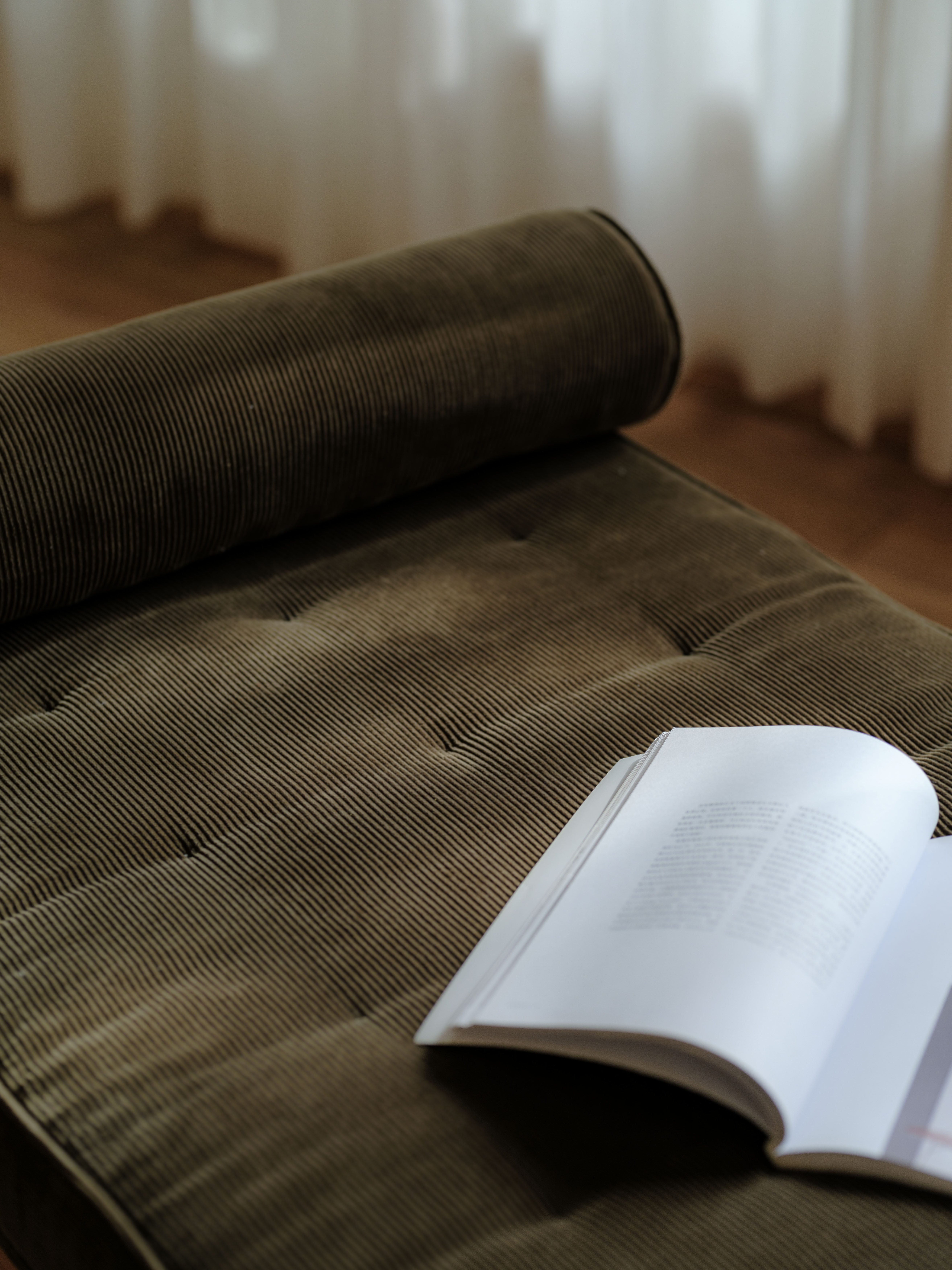 Day Bed，Lunch Break，tea table，soft roll，Solid wood furniture，