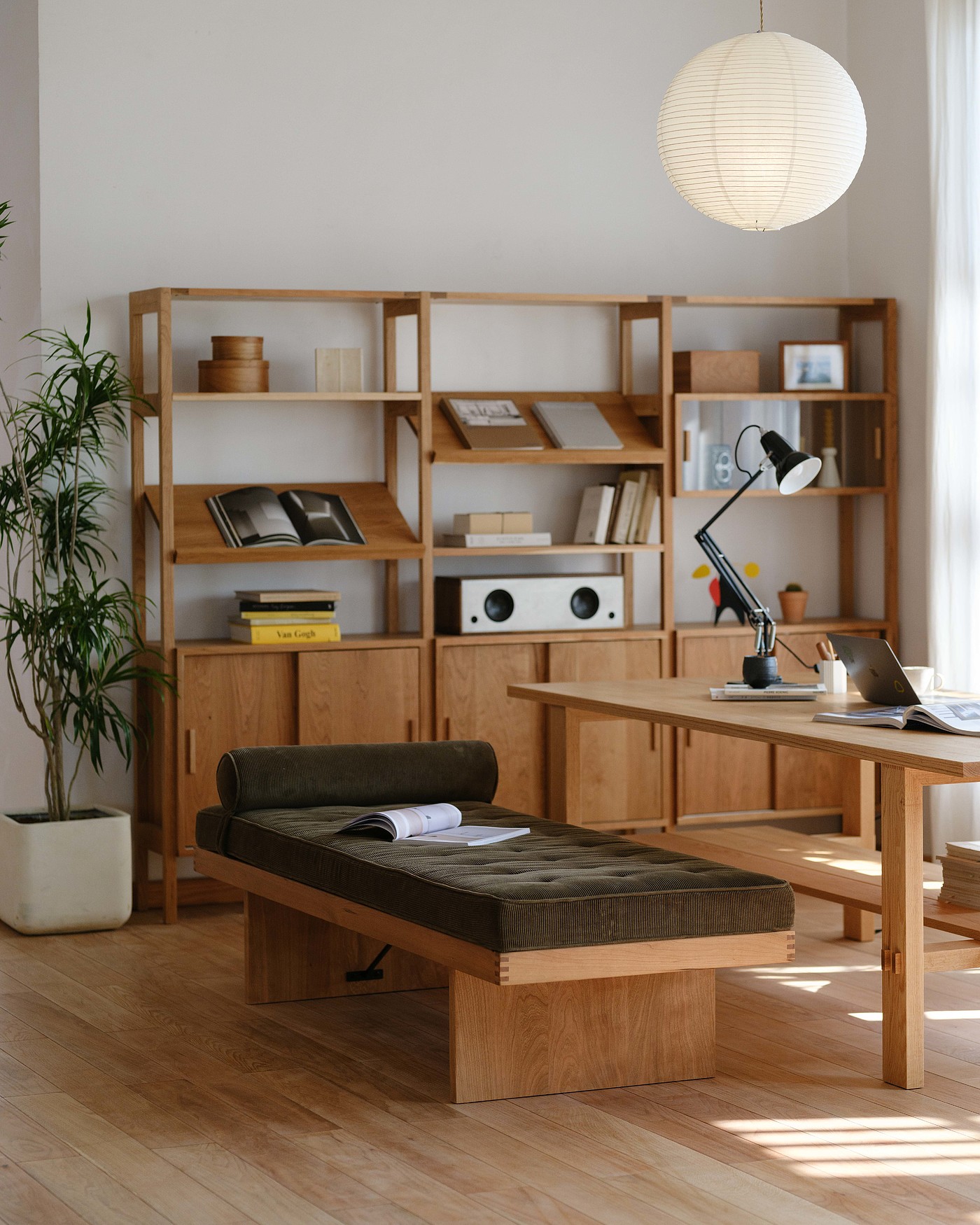 Day Bed，Lunch Break，tea table，soft roll，Solid wood furniture，