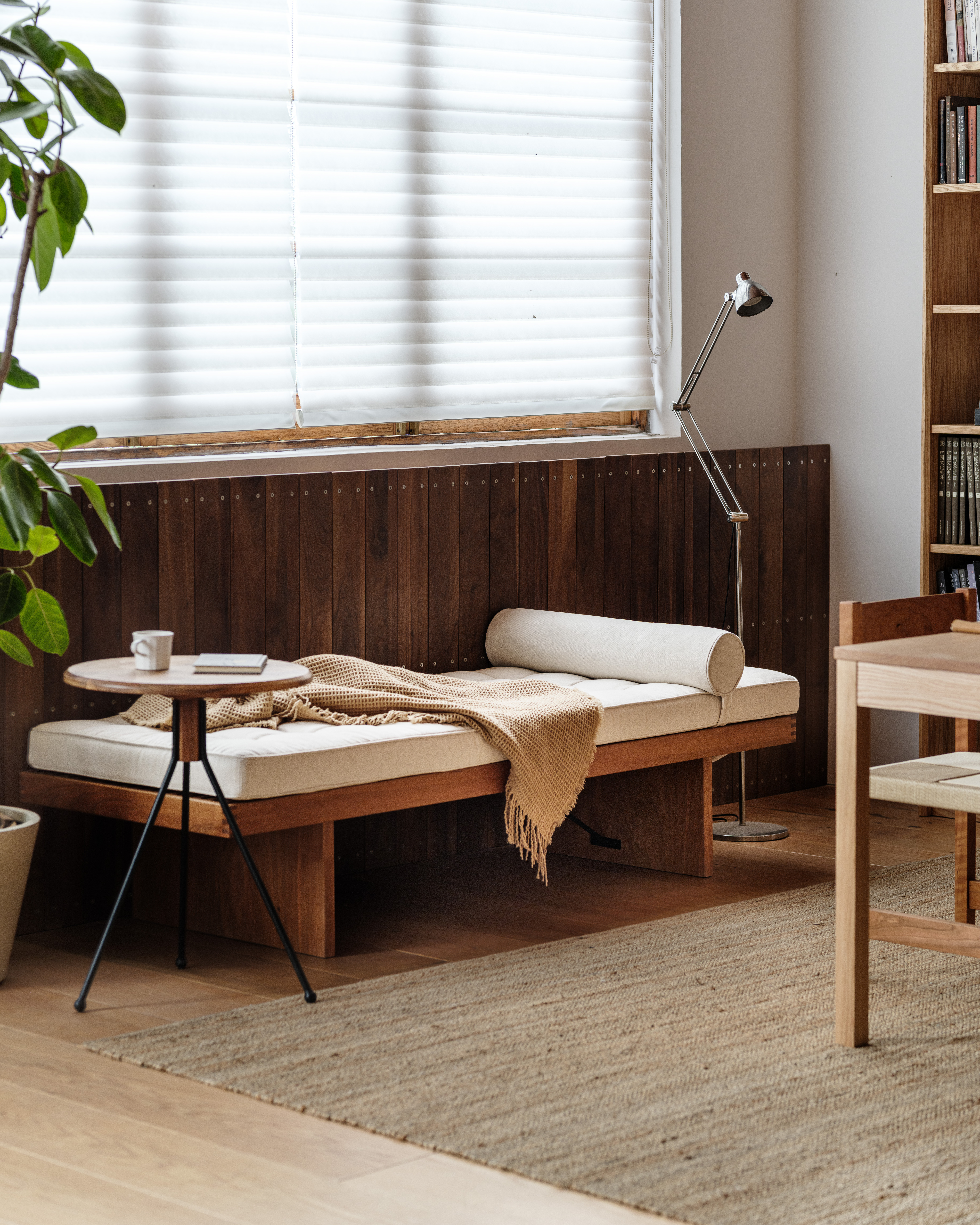 Day Bed，Lunch Break，tea table，soft roll，Solid wood furniture，