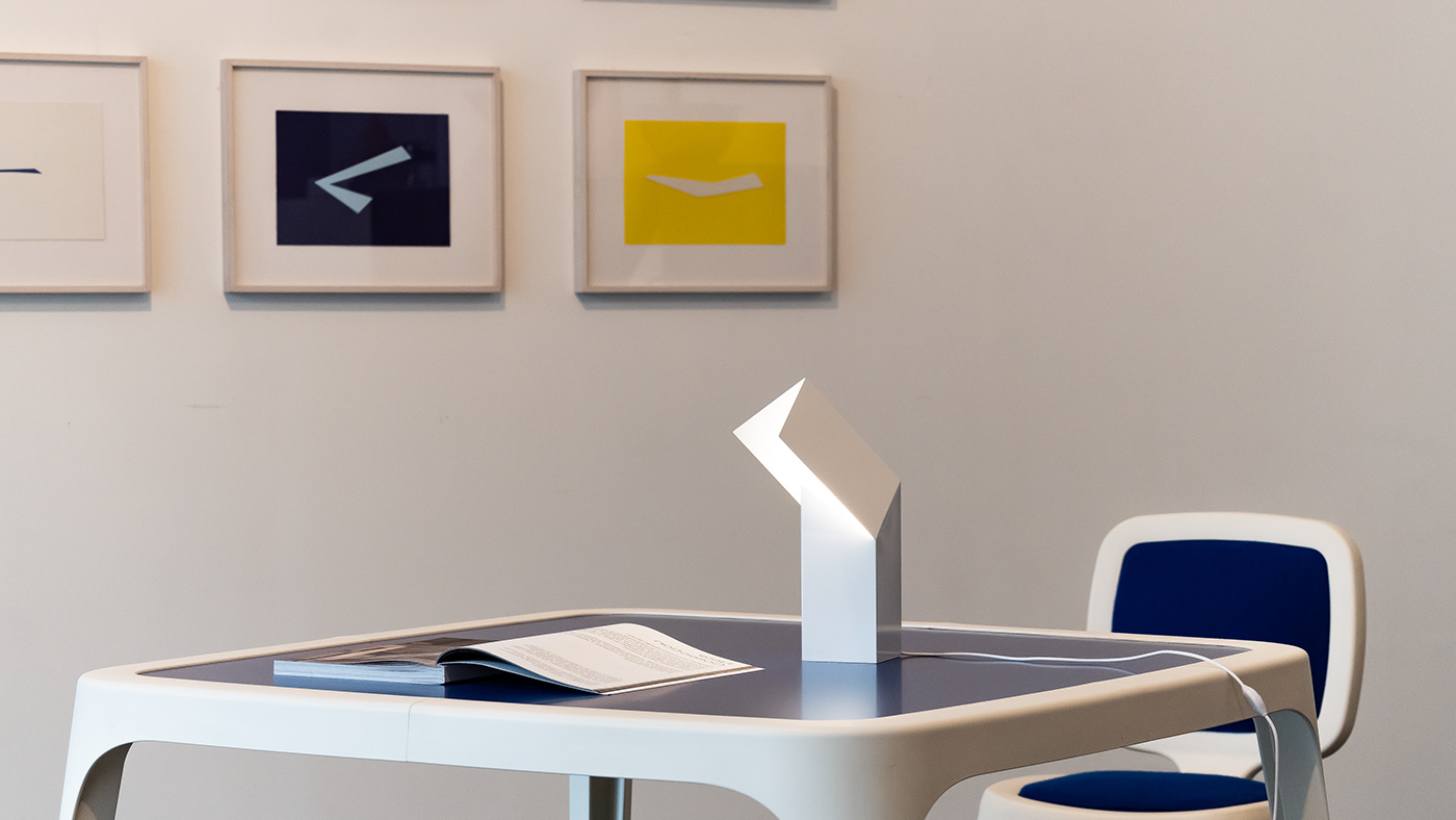Lineair，Desk lamp，product design，geometry，
