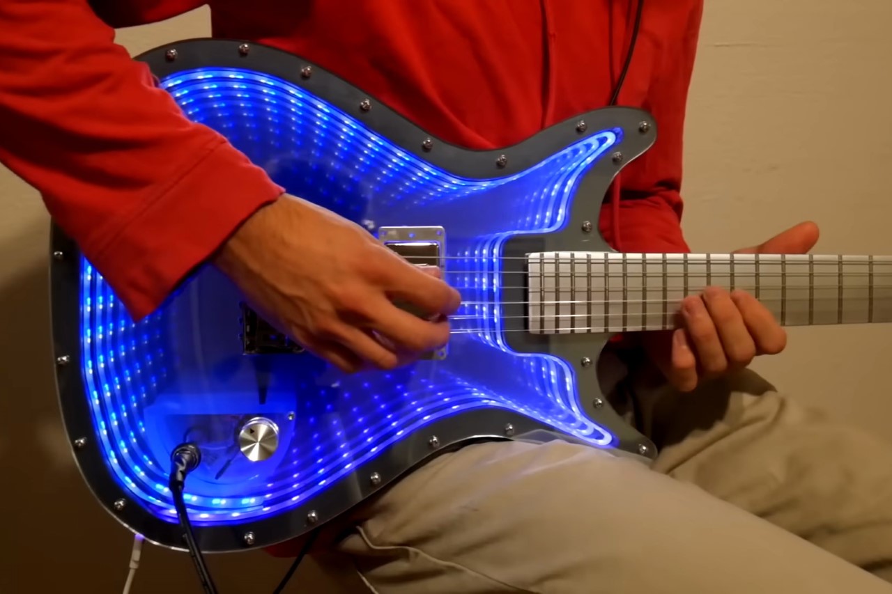 Electric guitar，product design，infinite mirror guitar，