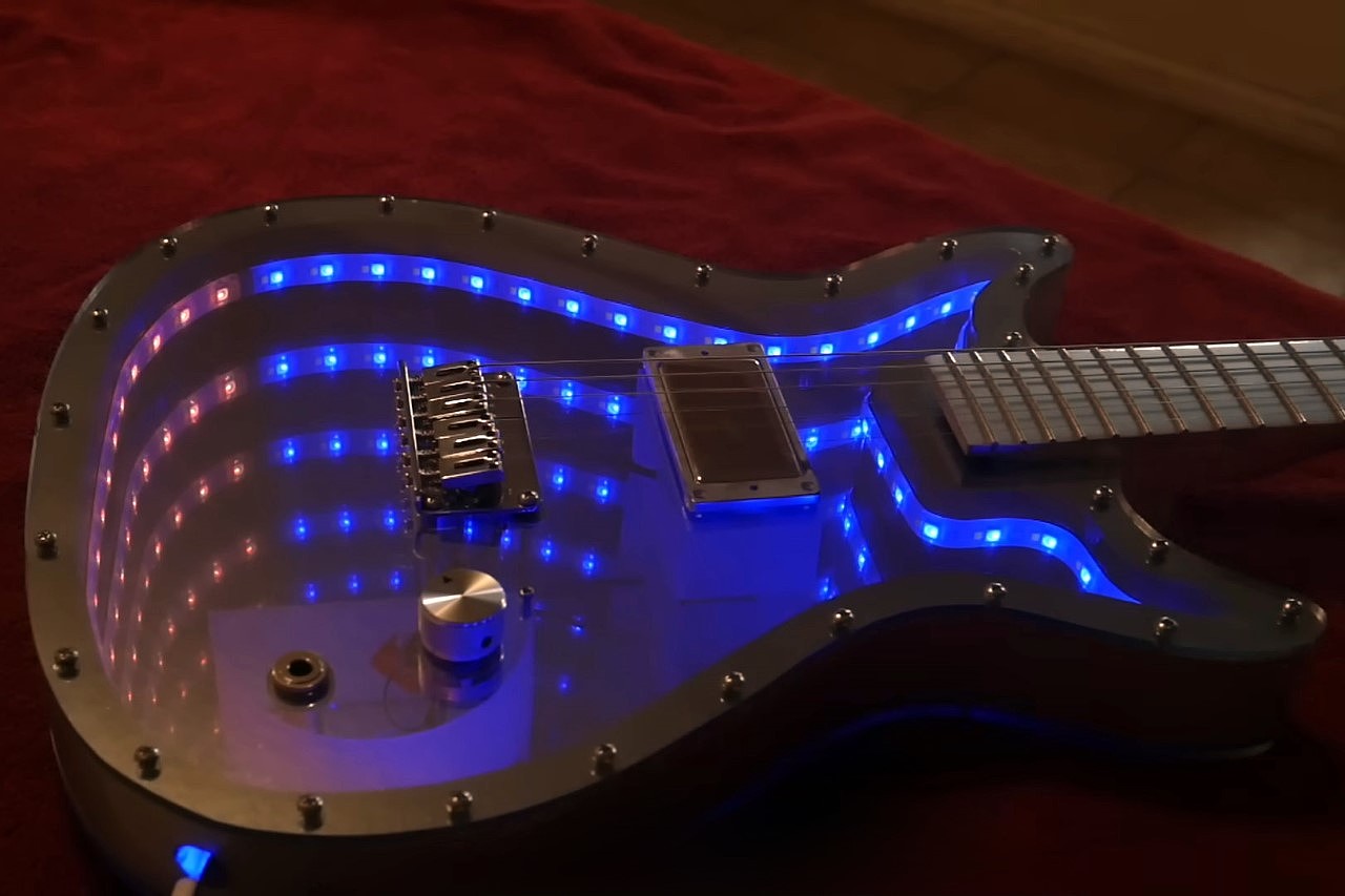 Electric guitar，product design，infinite mirror guitar，