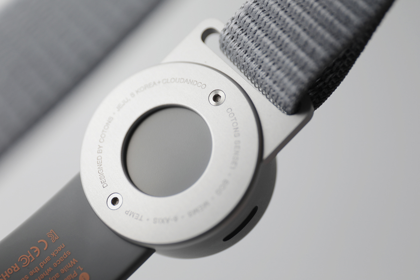 a collar for a horse，long-range，nursing，product design，Sense 1，