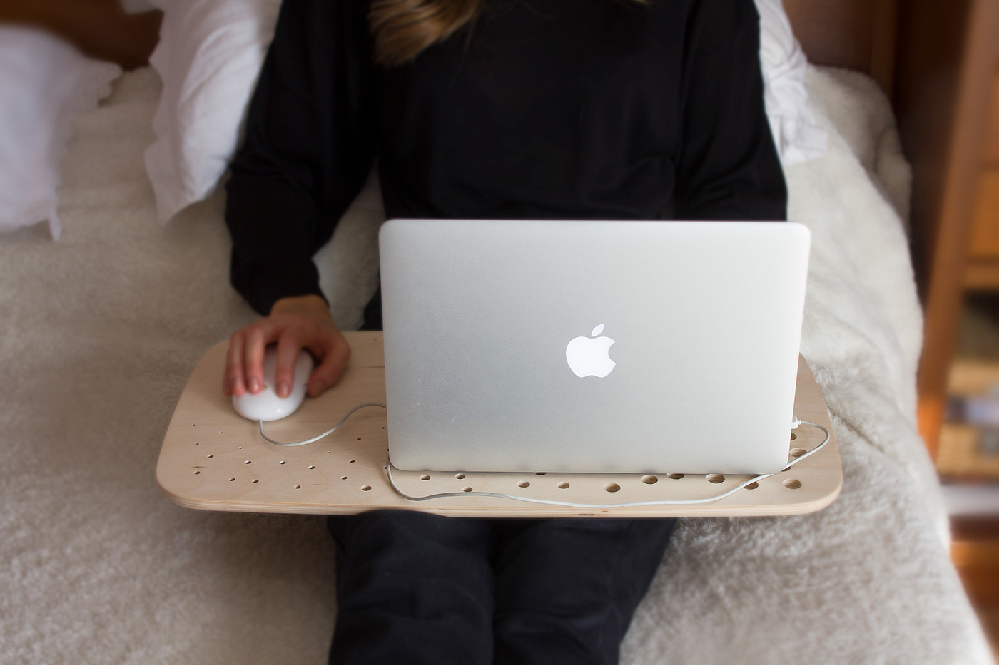Mobile desk，panel，sow，seed，Porous structure，inspiration，Laptop desk，