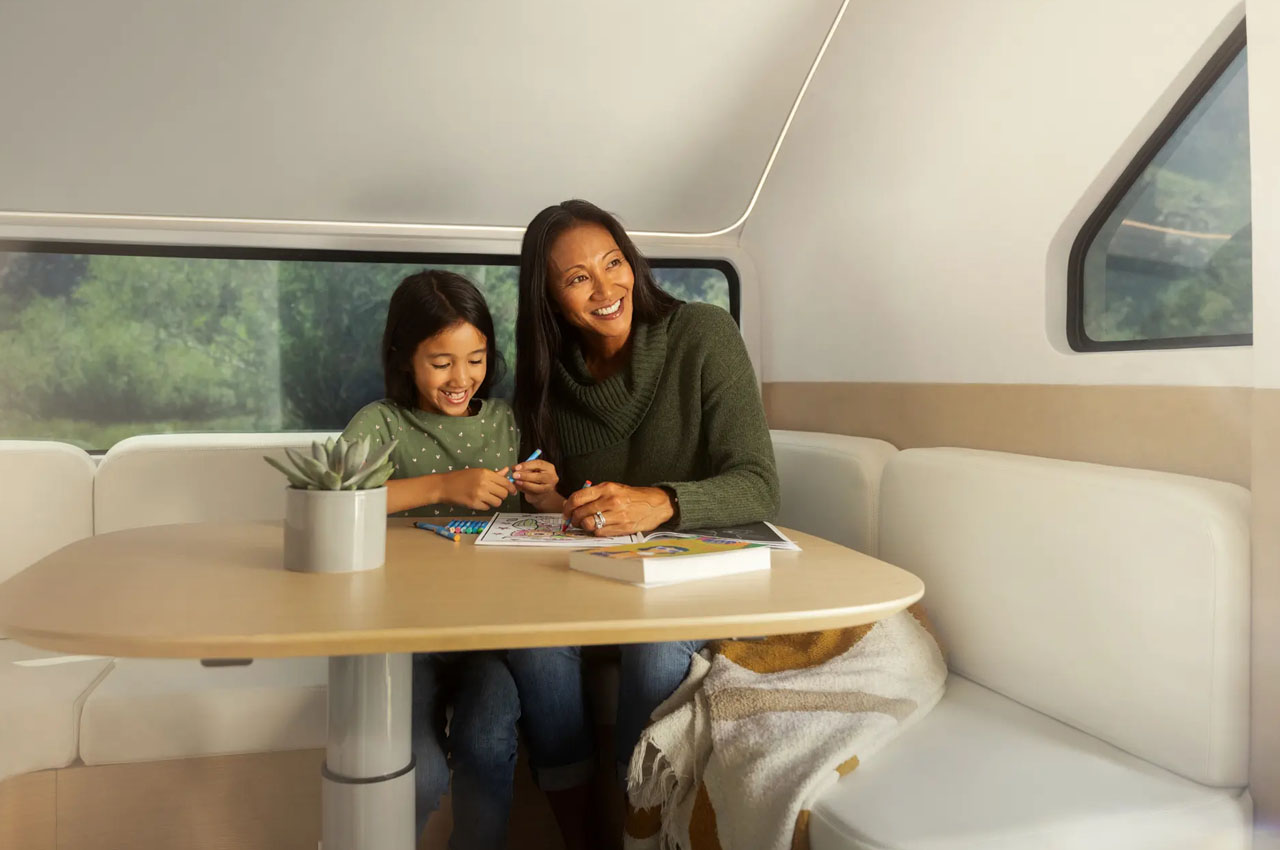 vehicle，Touring car，trailer，Pebble Flow，