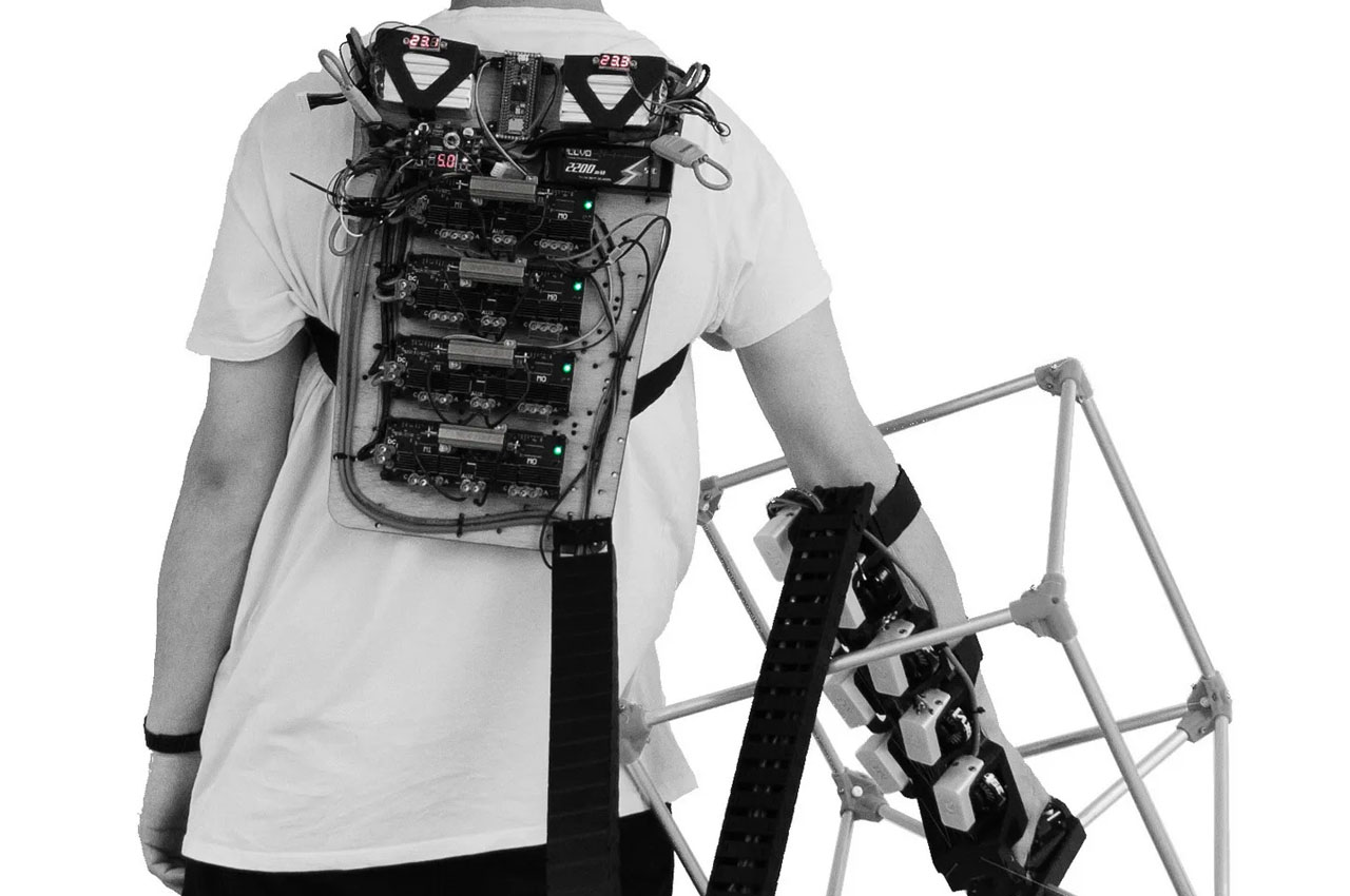 Mecha-Morphis，Wearable CNC Machine Tools，mobile digital machine tool，industrial equipment ，