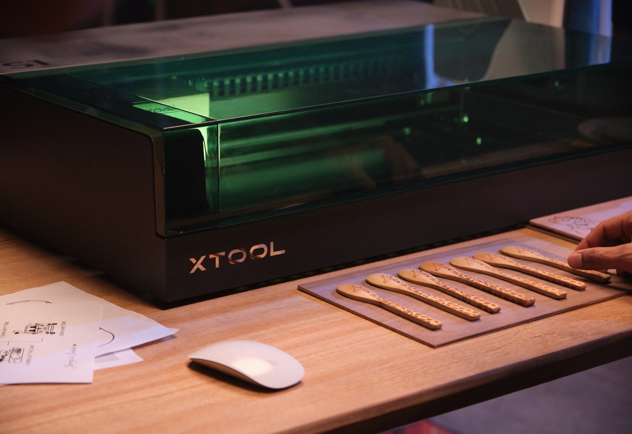 laser，cutting machine，closed，