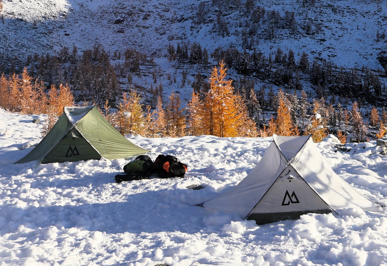 Tent，camp，field，outdoors，product design，design，