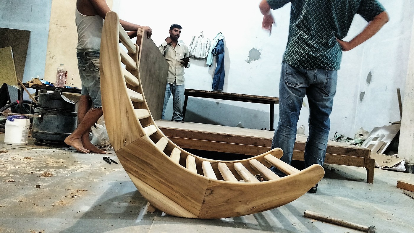 Rocking chair，product design，woodiness，