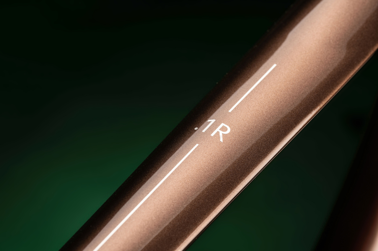 vehicle，Bicycle，Aston Martin .1R，originality，