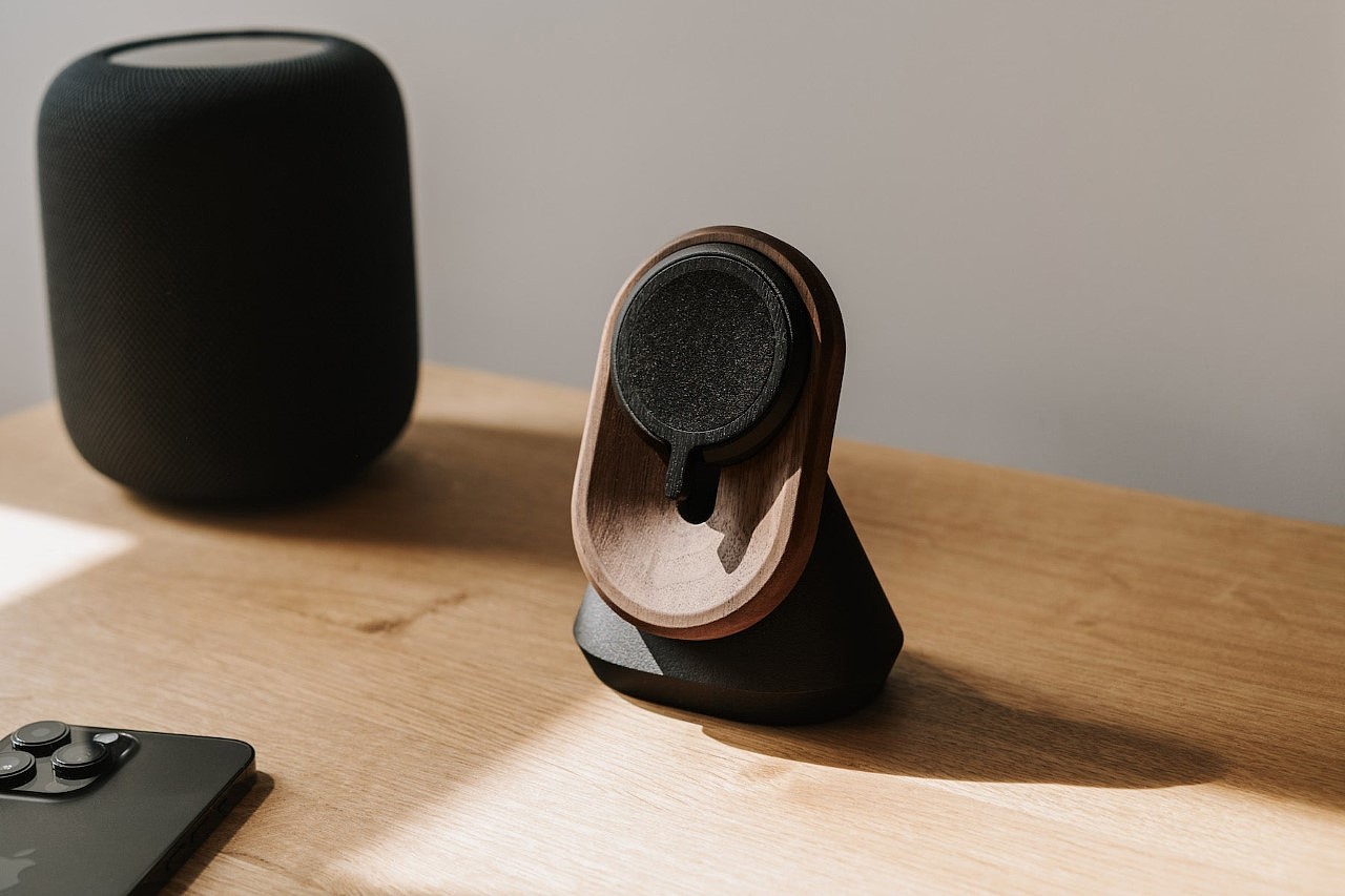 Charger，woodiness，Minimalist，