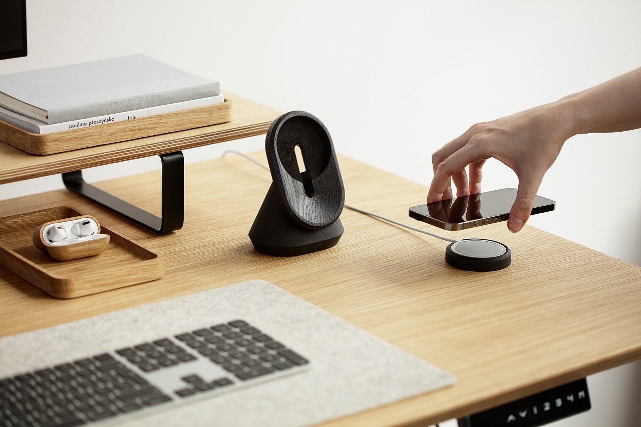 Charger，woodiness，Minimalist，