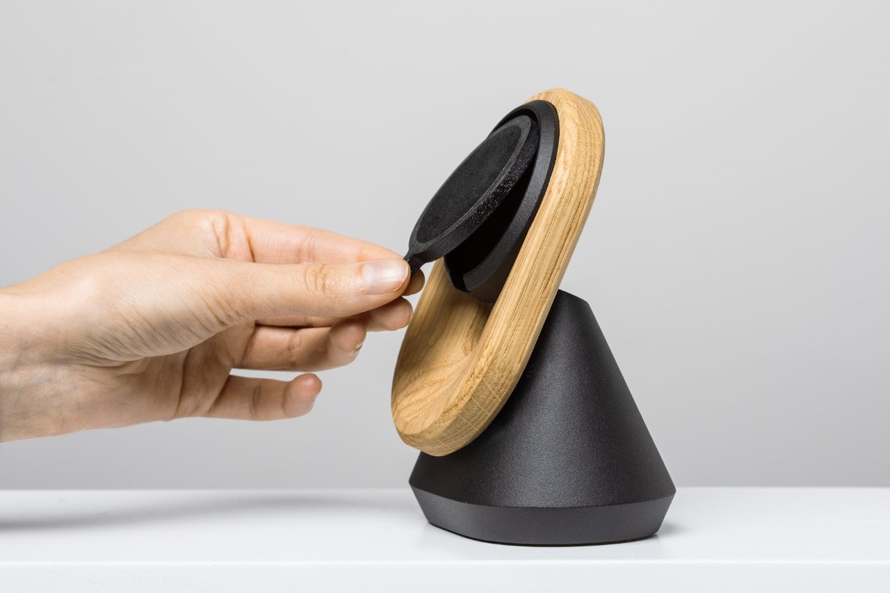 Charger，woodiness，Minimalist，