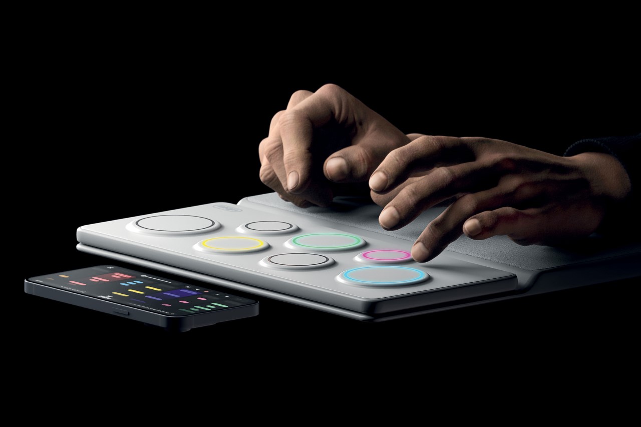 Musical Instruments，hearing impaired ，Synthesizer，