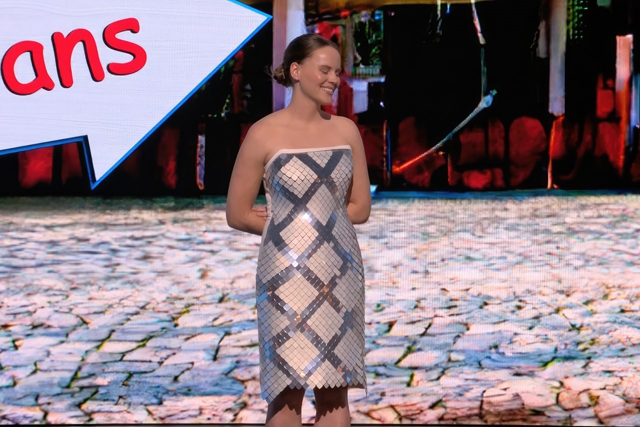 Dress，Adobe，Discoloration，clothing design，