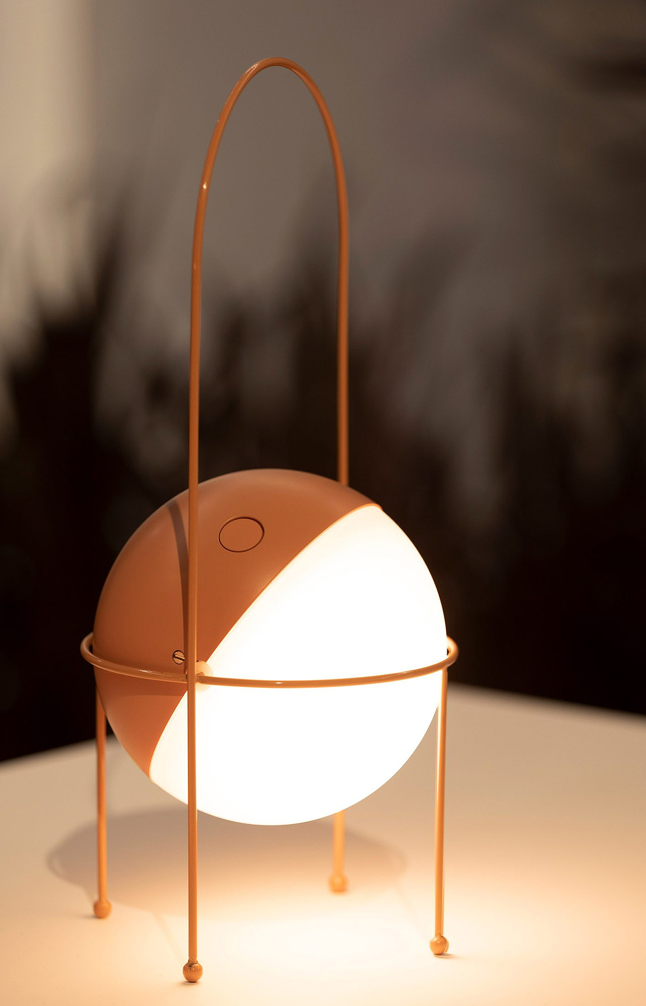 Desk lamp，portable，product design，Japan，