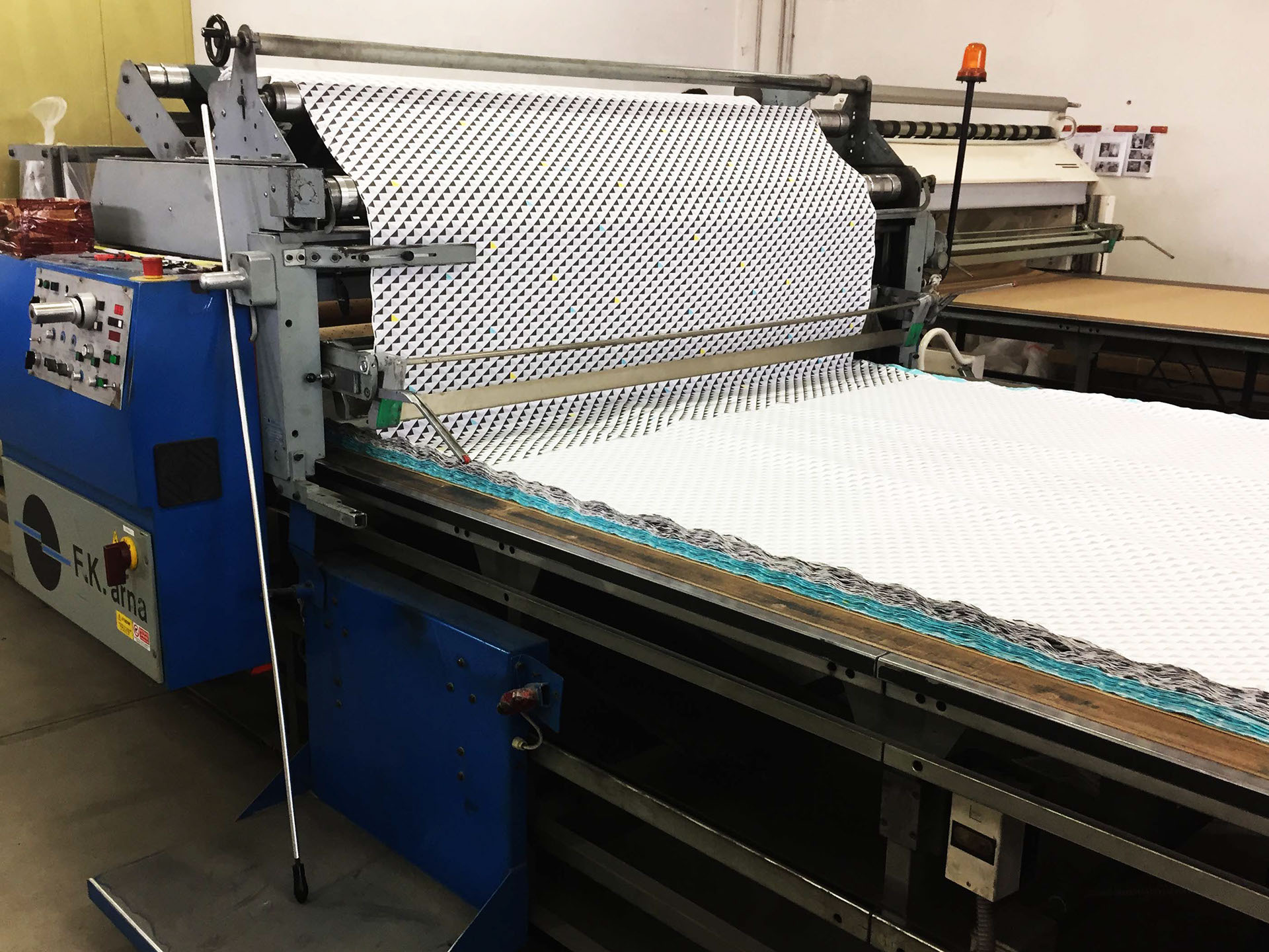 Clindo，Easy to operate，Ironing board，