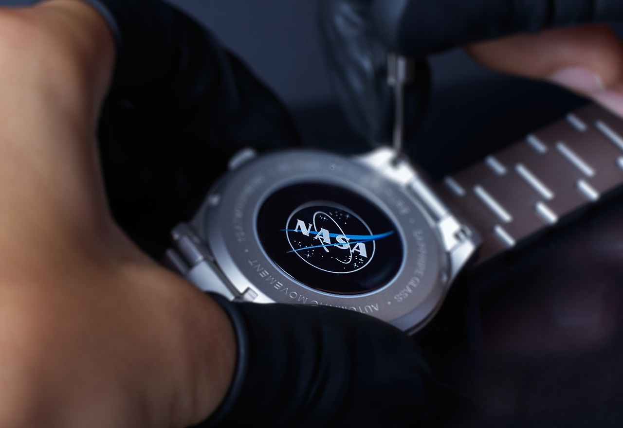 Wristwatch，product design，Interstellar Moon 1622，