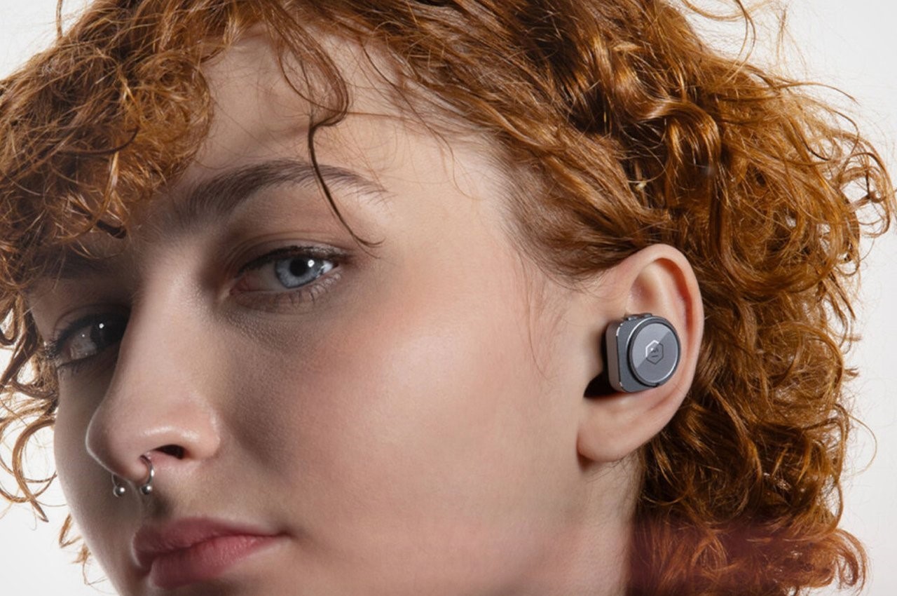 Master & Dynamic，Wireless headset，Digital，electronic product，